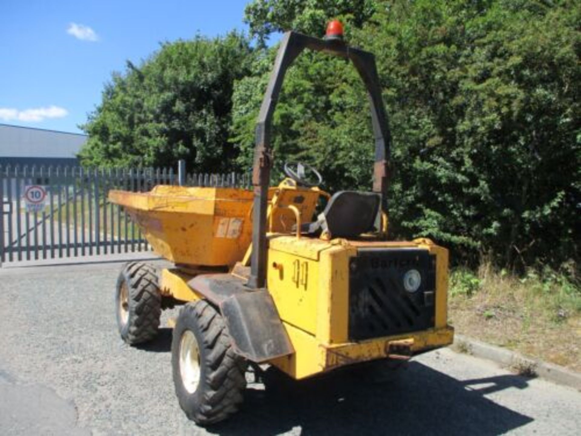 BARFORD SXR3000 3 TON SWIVEL SKIP DUMPER TEREX BENFORD DELIVERY THWAITES