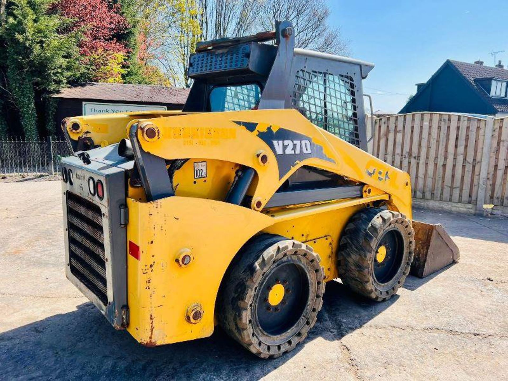 GEHL V270 4WD SKIDSTEER *HIGH LIFT , YEAR 2011* C/W REVERSE CAMERA - Image 6 of 21