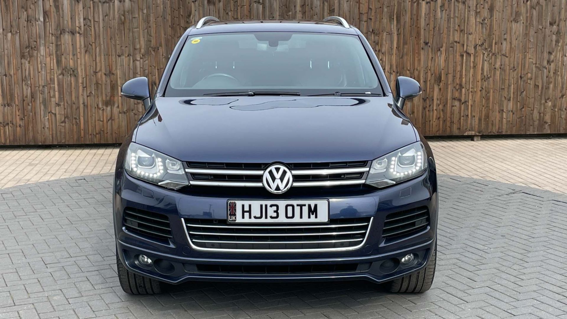 2012 VOLKSWAGEN TOUAREG 3.0 TDI V6 BLUEMOTION TECH ALTITUDE 5DR SUV, 121,517 MILES, 10 SERVICE STAMP - Image 2 of 49