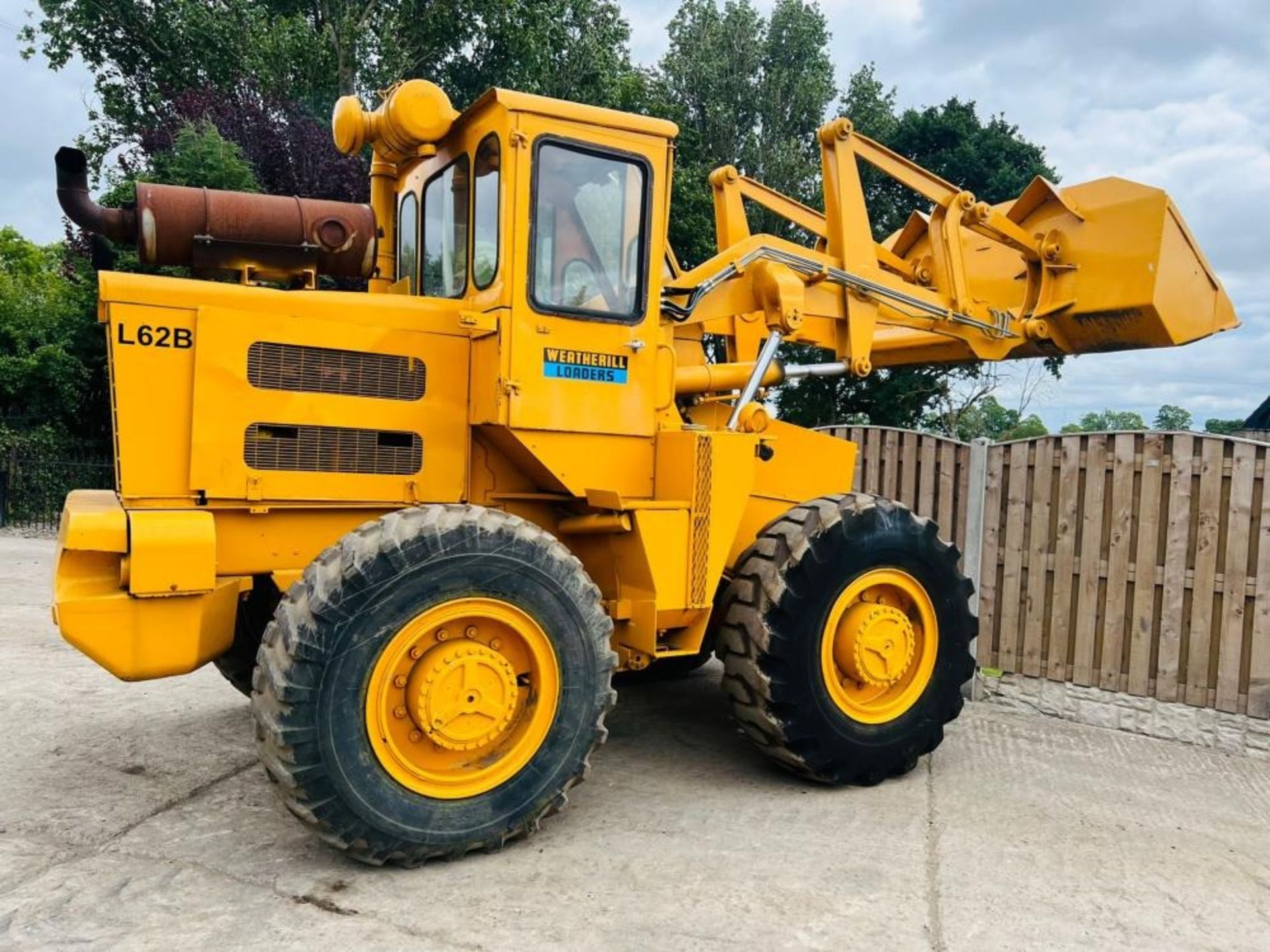 WEATHERILL L62B-11-690 4WD LOADING SHOVEL C/W BUCKET *CHOICE OF TWO* - Image 11 of 13