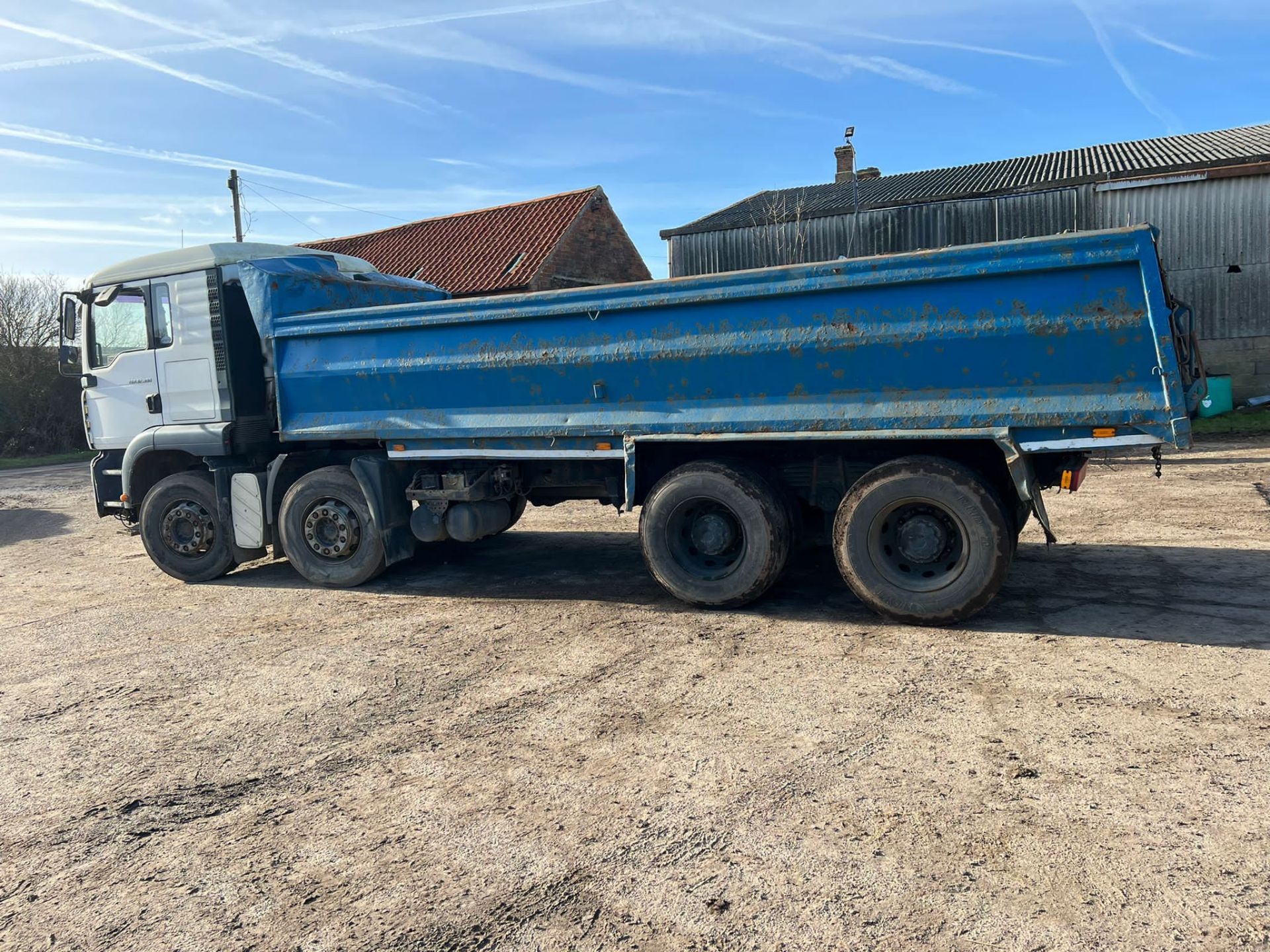 MAN 8X4 STEEL BODY TIPPER - Image 18 of 18