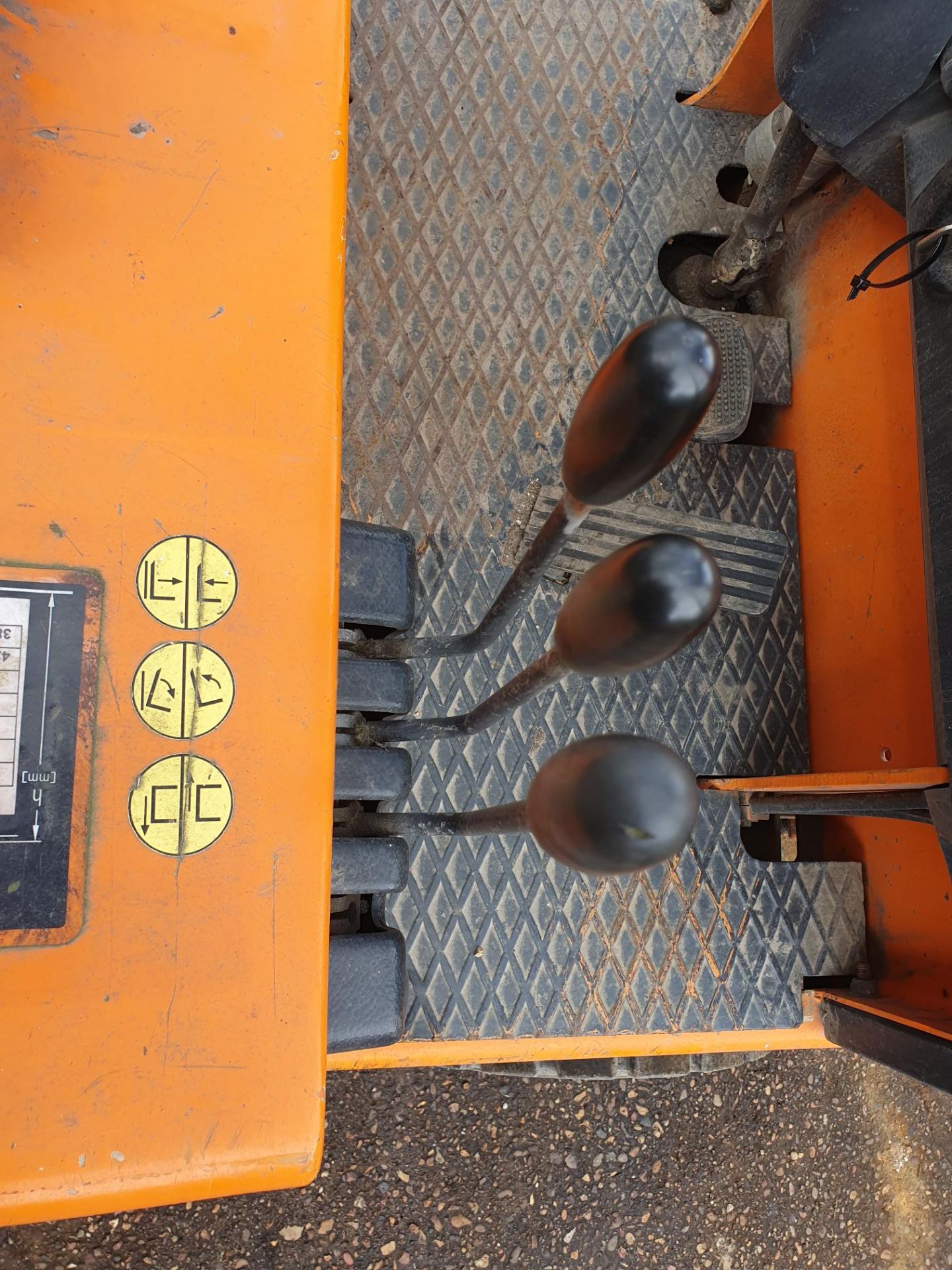 ELECTRIC FORKLIFT. 1500KG. STILL. TRIPLEX MAST - Image 6 of 8