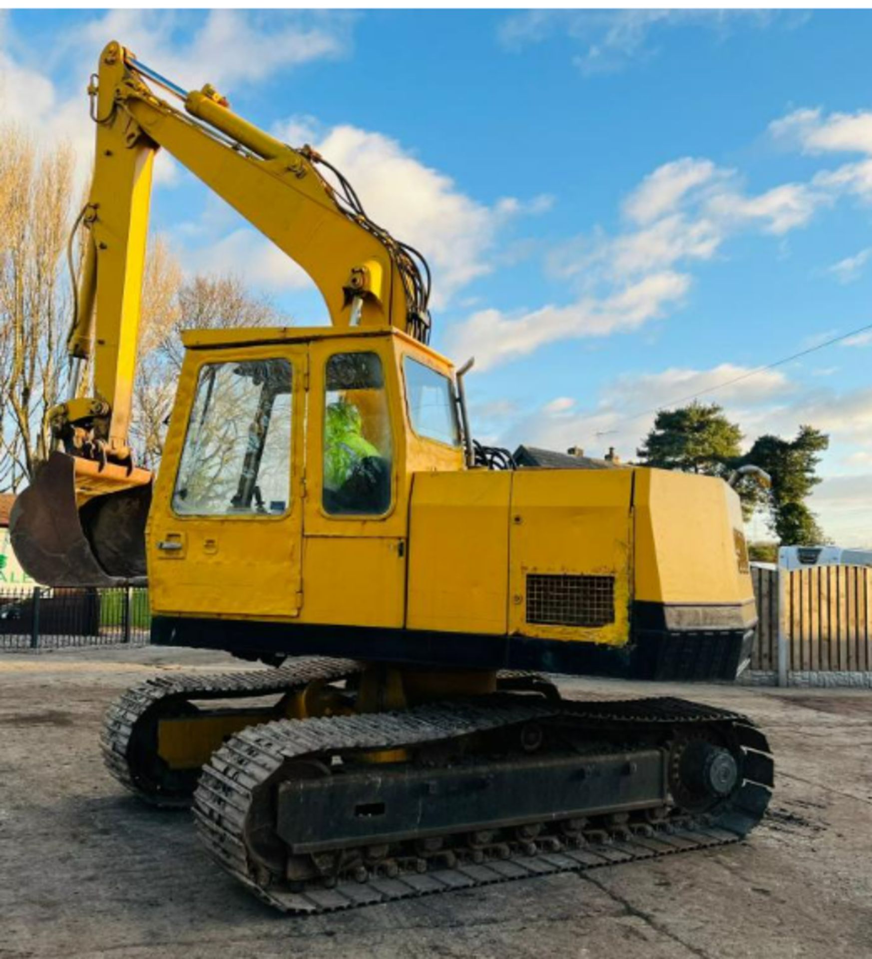 LIEBHERR 900 TRACKED EXCAVATOR C/W BUCKET - Image 5 of 10