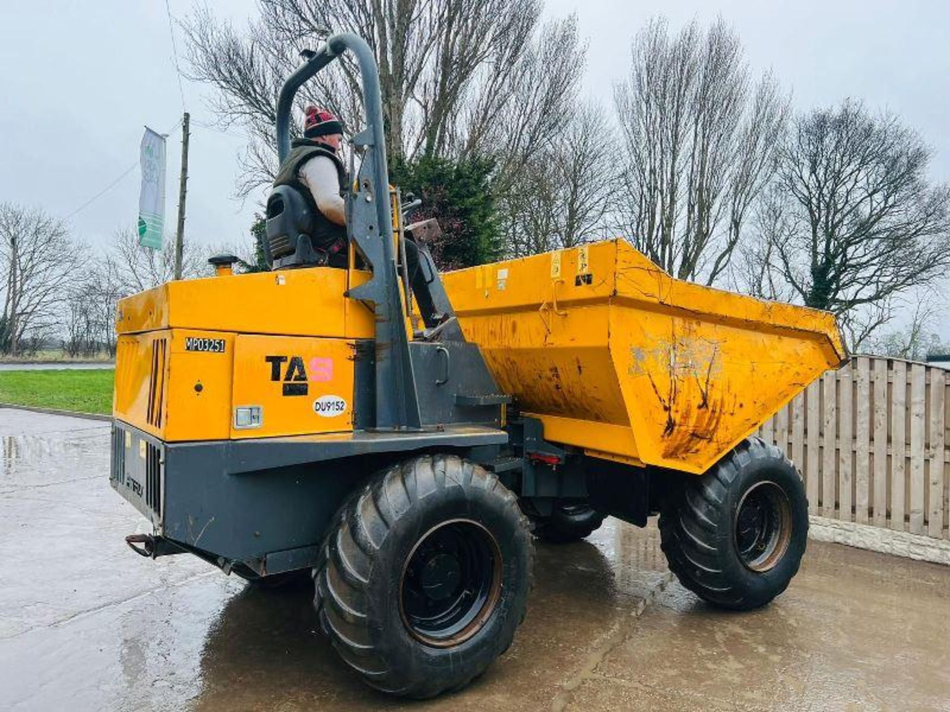 TEREX TA9 4WD DUMPER * YEAR 2015 , 3220 HOURS * C/W ROLE BAR - Image 4 of 12