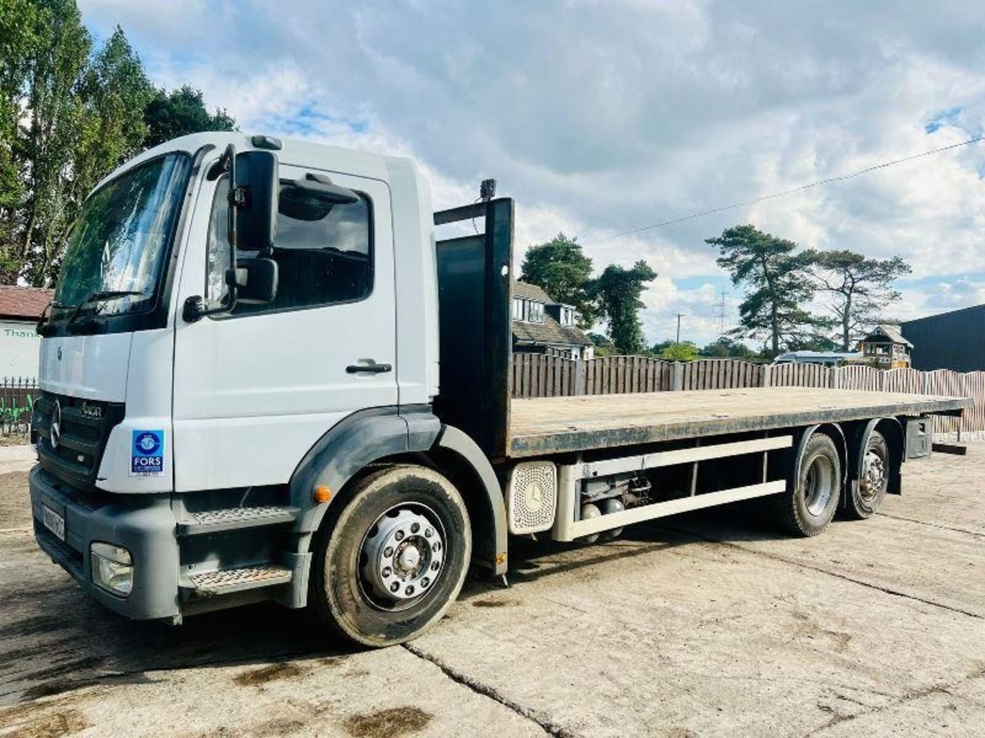 MERCEDES AXOR 6X2 FLAT BED LORRY C/W REAR LIFT - Image 2 of 13