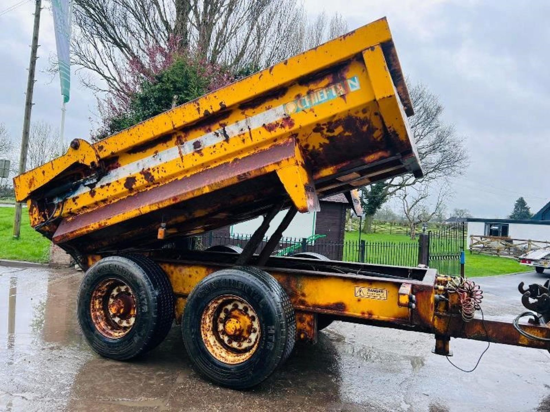 CHIEFTAIN 10 TON DUMPER TRAILER *YEAR 2005* C/W HYDRAULIC BACK DOOR - Image 10 of 15