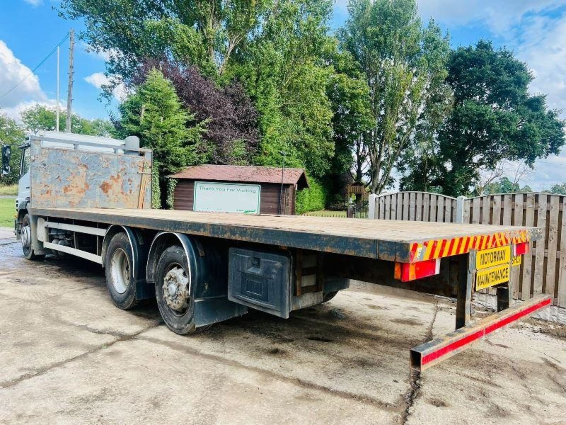 MERCEDES AXOR 6X2 FLAT BED LORRY C/W REAR LIFT - Image 5 of 13