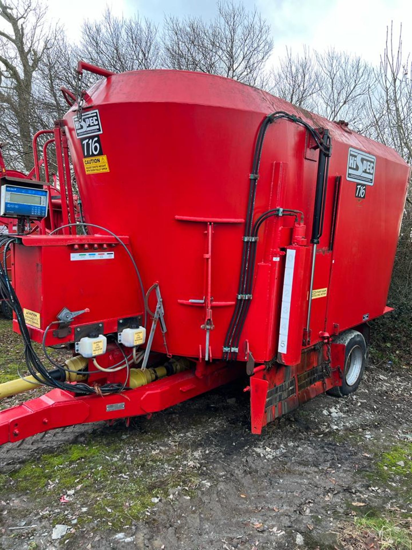 HIGH SPEC T16 2012 FEEDER WAGON