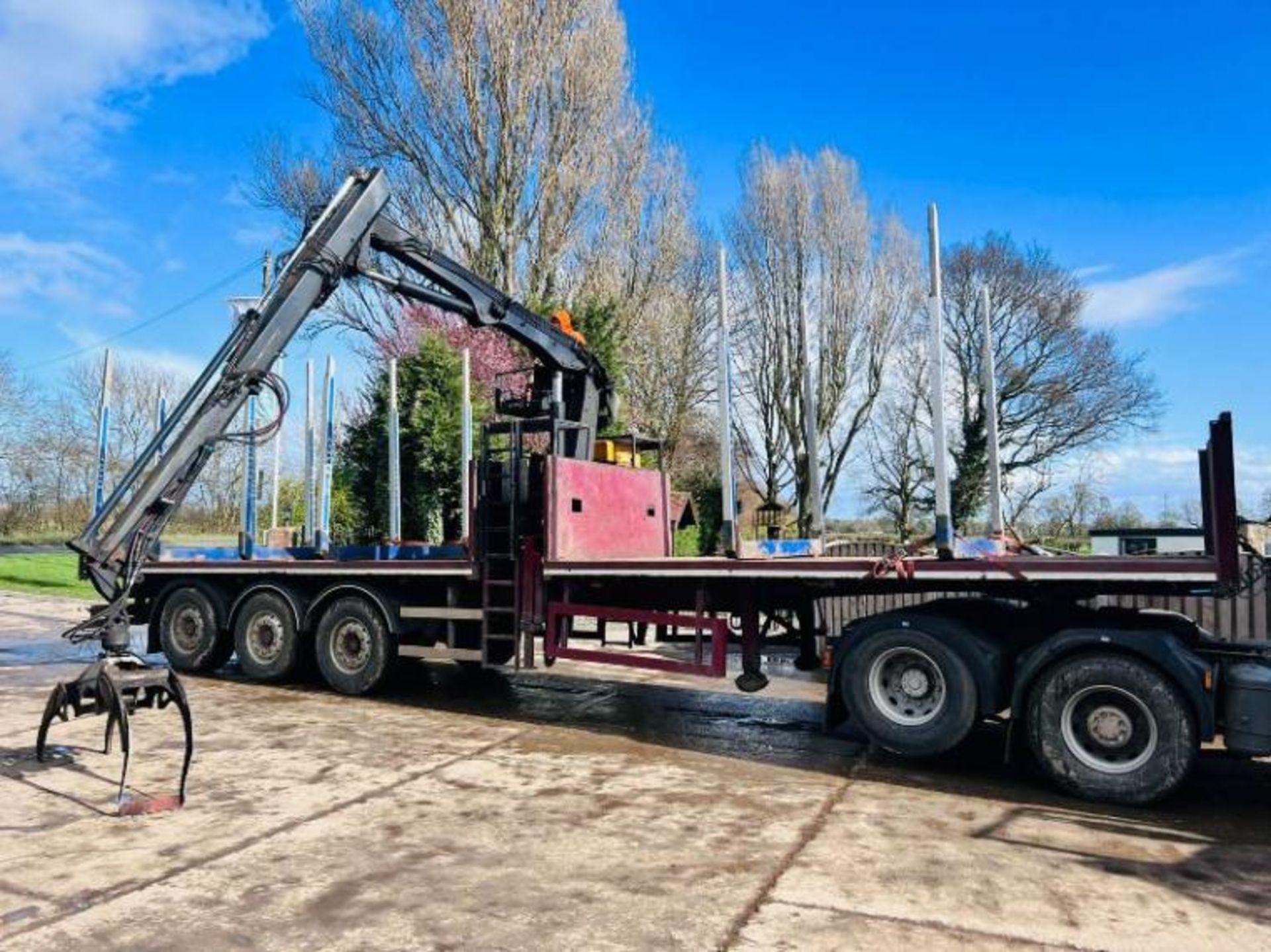 SDC TRI-AXLE LOGG TRAILER * YEAR 2007 * C/W TEREX ATLAS 105.2-A11 CRANE - Image 5 of 17