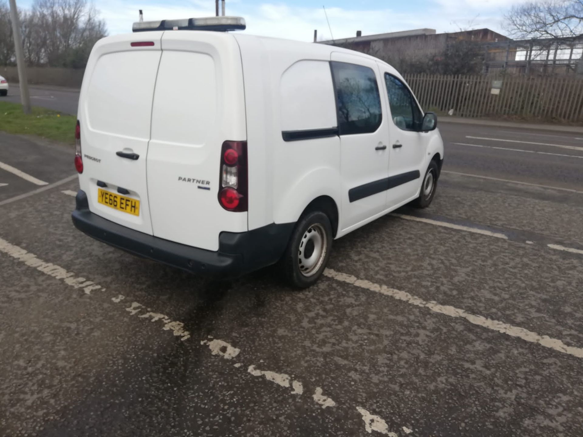 2016 66 PEUGEOT PARTNER CREW VAN - 5 SEATS - EURO 6 - 91K MILES - 1 COUNCIL OWNER - YE66 EFH - Image 7 of 11