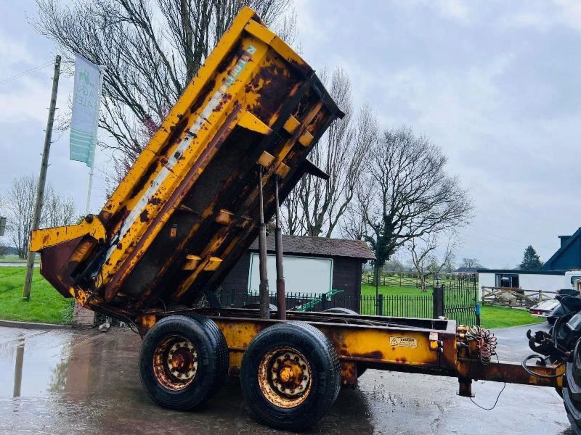 CHIEFTAIN 10 TON DUMPER TRAILER *YEAR 2005* C/W HYDRAULIC BACK DOOR