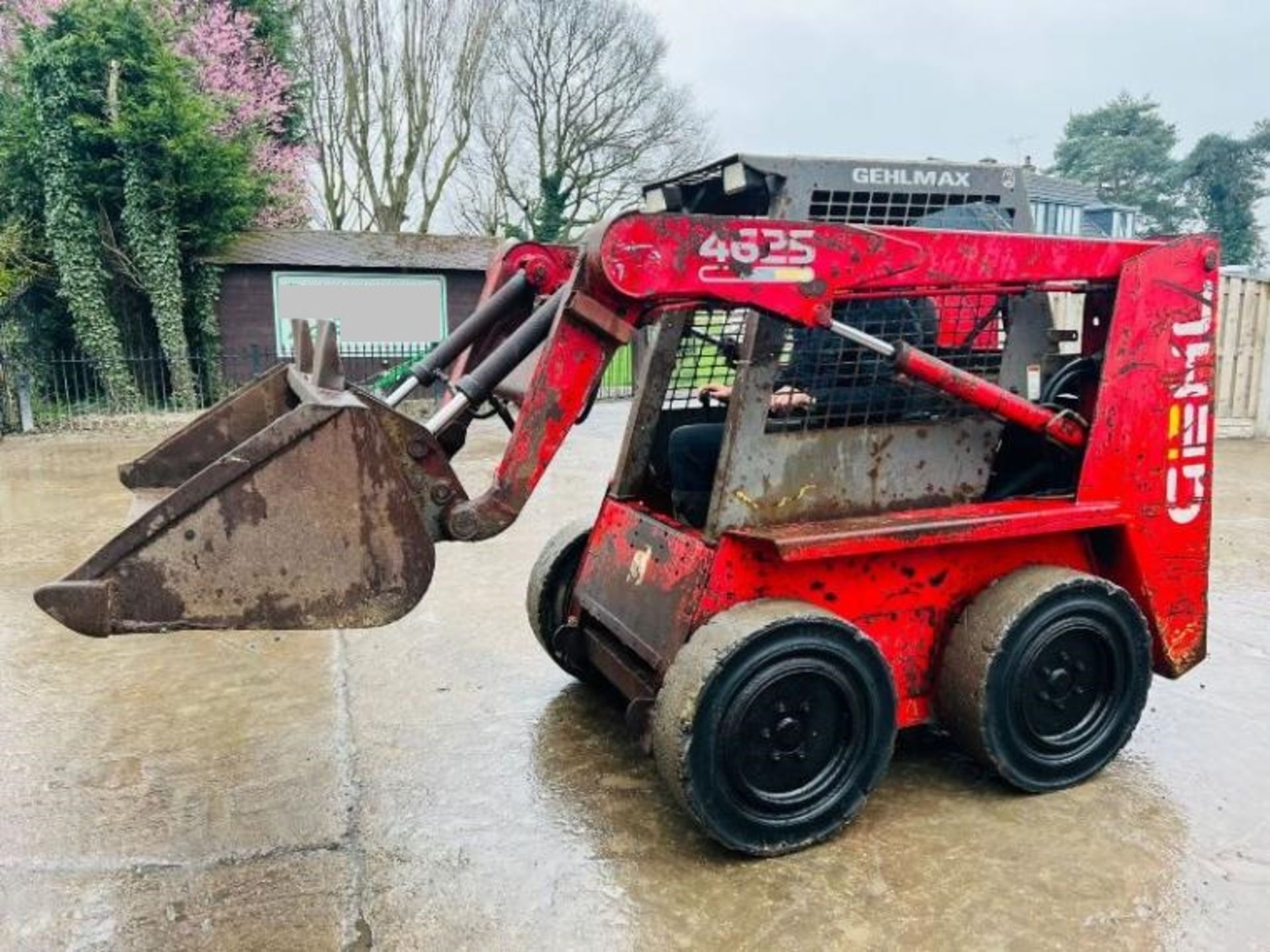 GEHL 4625 4WD SKIDSTEER C/W KUBOTA ENGINE & BUCKET - Image 4 of 17