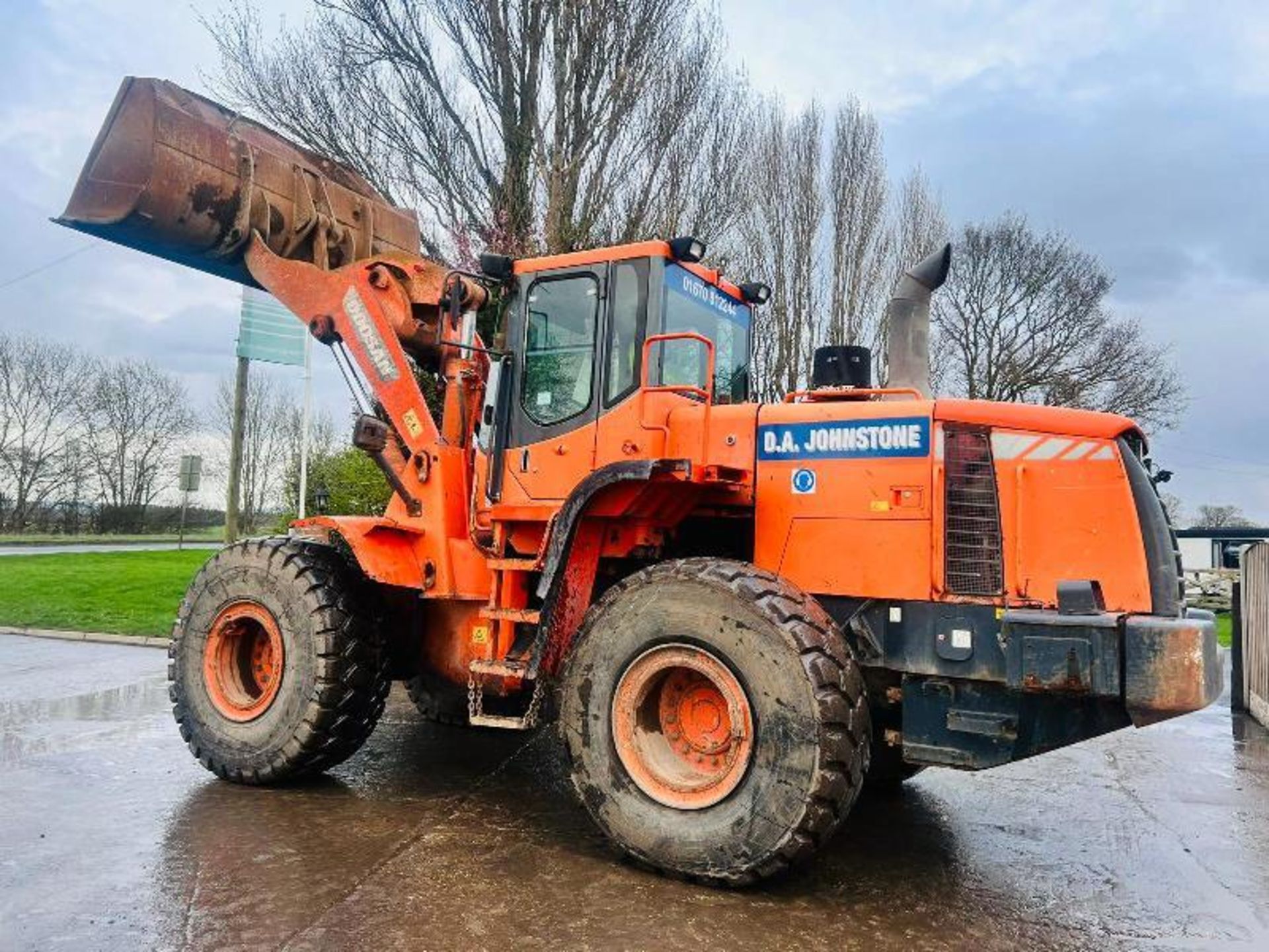 DOOSAN DL300 4WD LOADING SHOVEL * YEAR 2011 * C/W BUCKET - Image 10 of 19