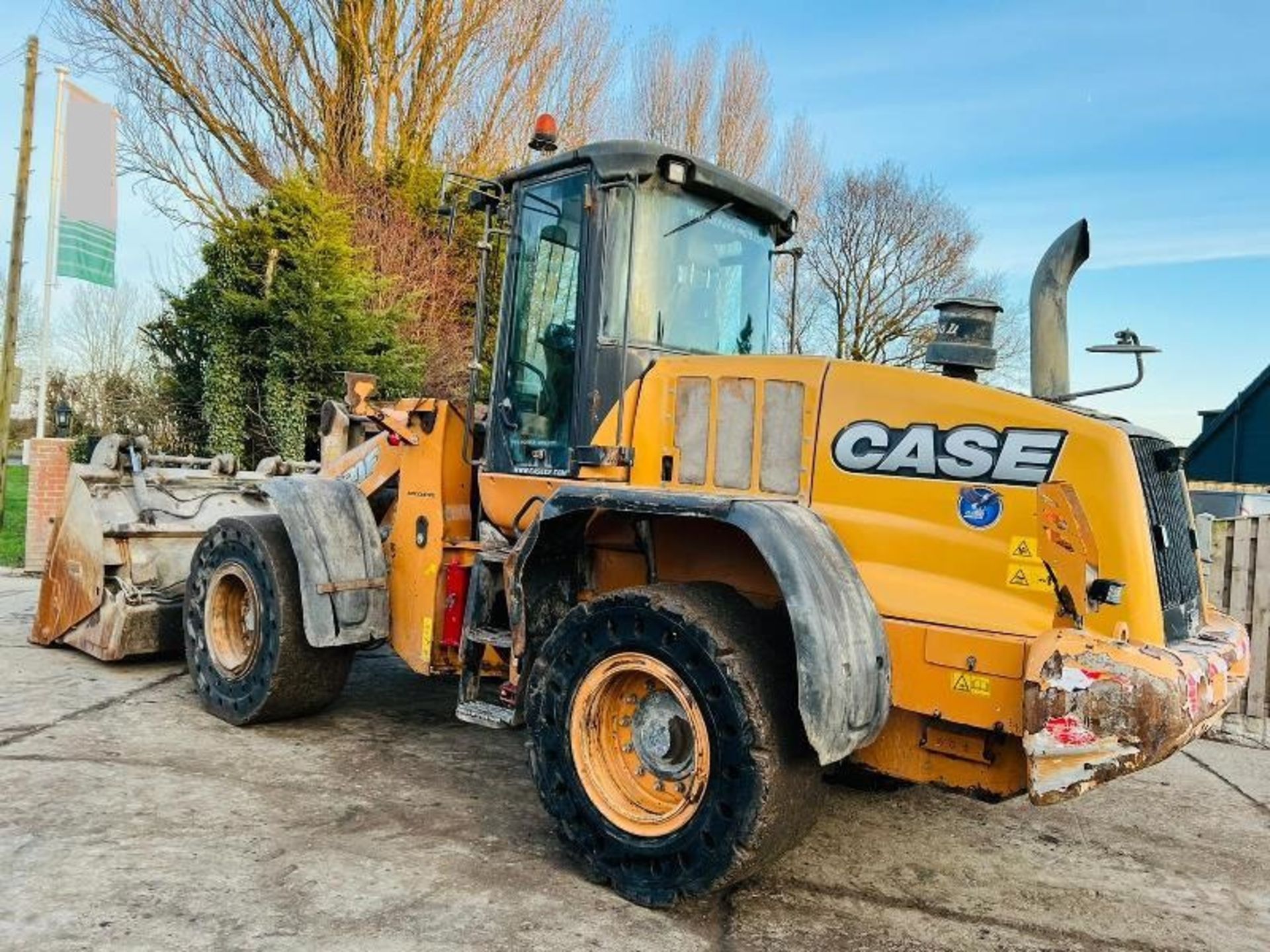 CASE 721F 4WD LOADING SHOVEL * YEAR 2015 * C/W TOE TIP GRAPPLE BUCKET - Image 7 of 18