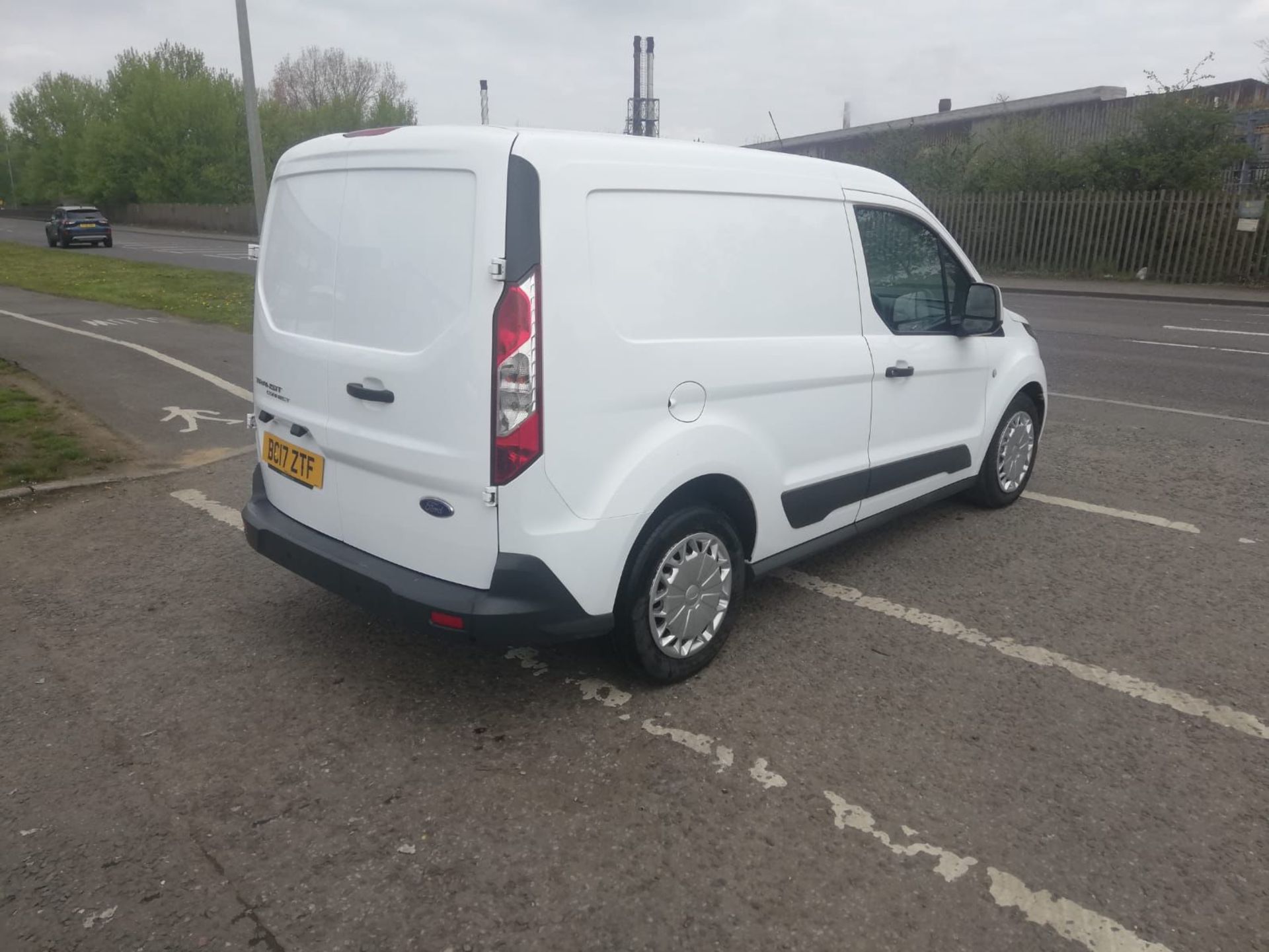 2017 17 FORD TRANSIT CONNECT PANEL VAN - EURO 6 - 145K MILES - PLY LINED. - Image 7 of 10