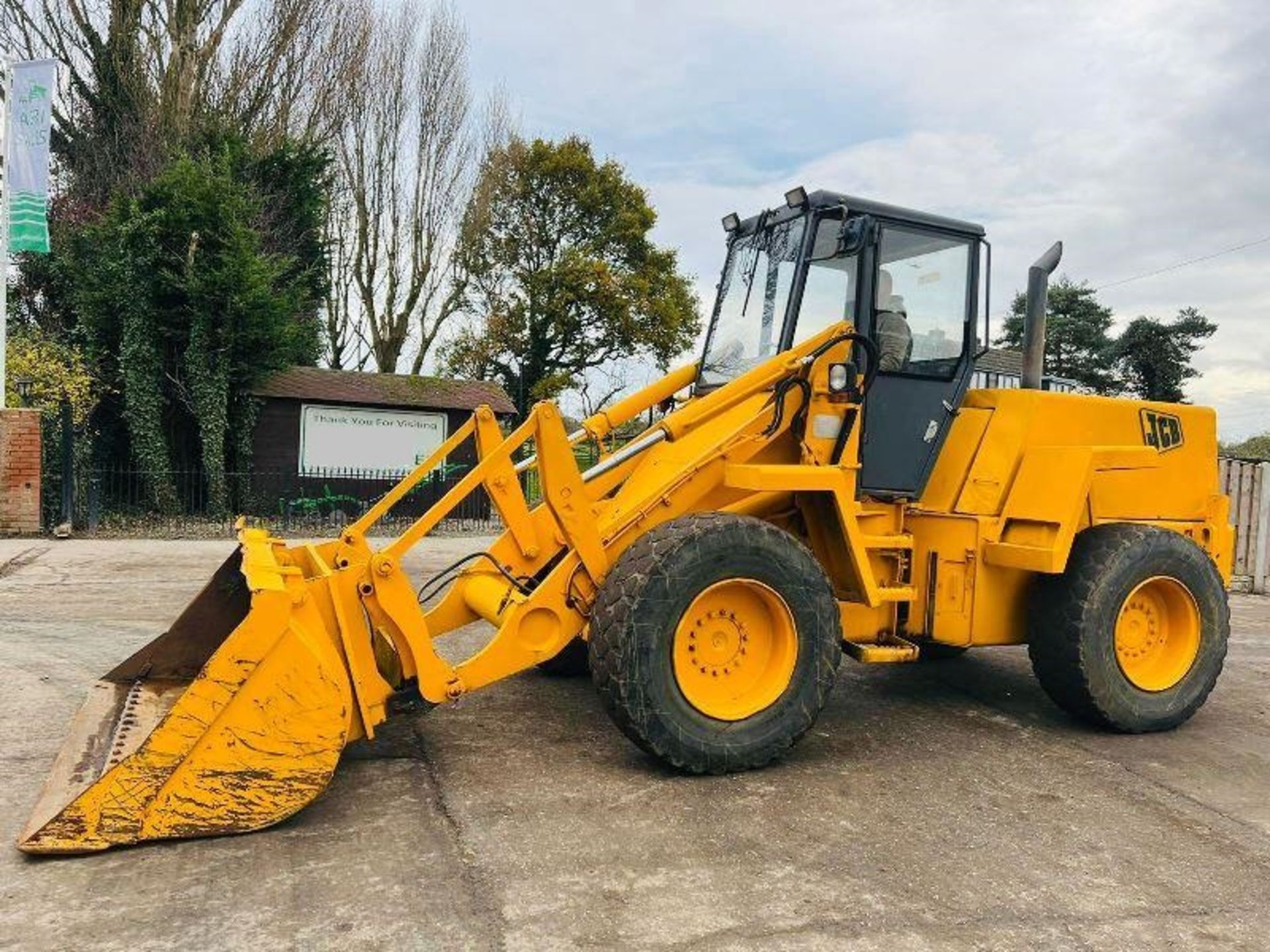 JCB 425 4WD LOADING SHOVEL C/W BUCKET - Image 8 of 9