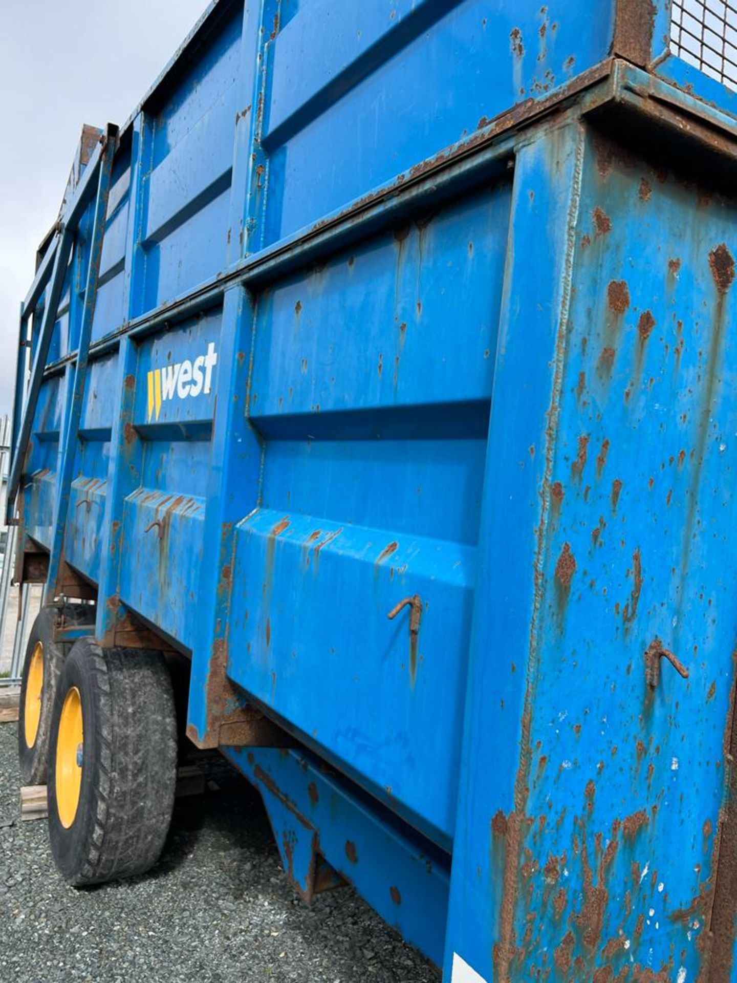 10TON WEST SILAGE TRAILER - Image 6 of 9