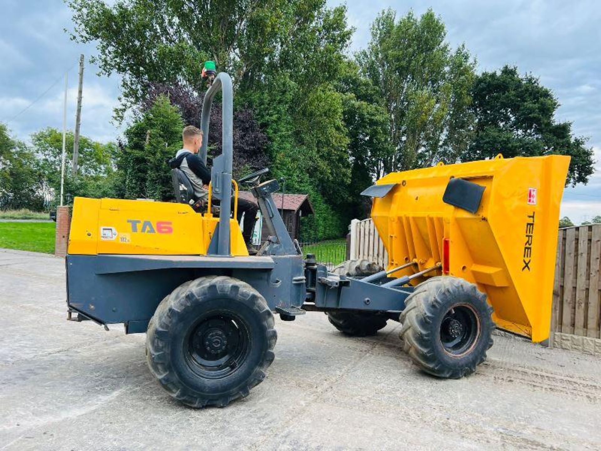 TEREX TA6 4WD DUMPER * YEAR 2014 * C/W ROLE BAR - Image 9 of 19