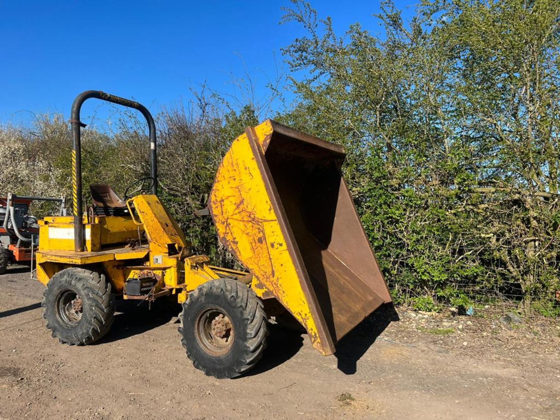 THWAITES ALLDRIVE 7000 MACH070 3 TON DUMPER - Image 2 of 9