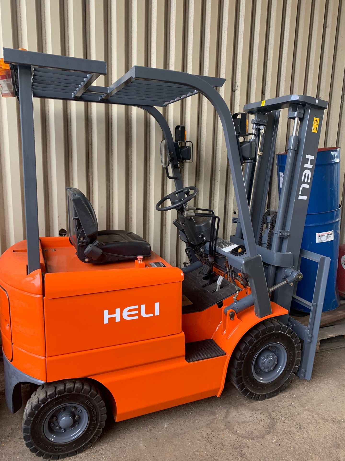 HELI ELECTRIC FORKLIFT UNDER 600 HOURS ON THE CLOCK!