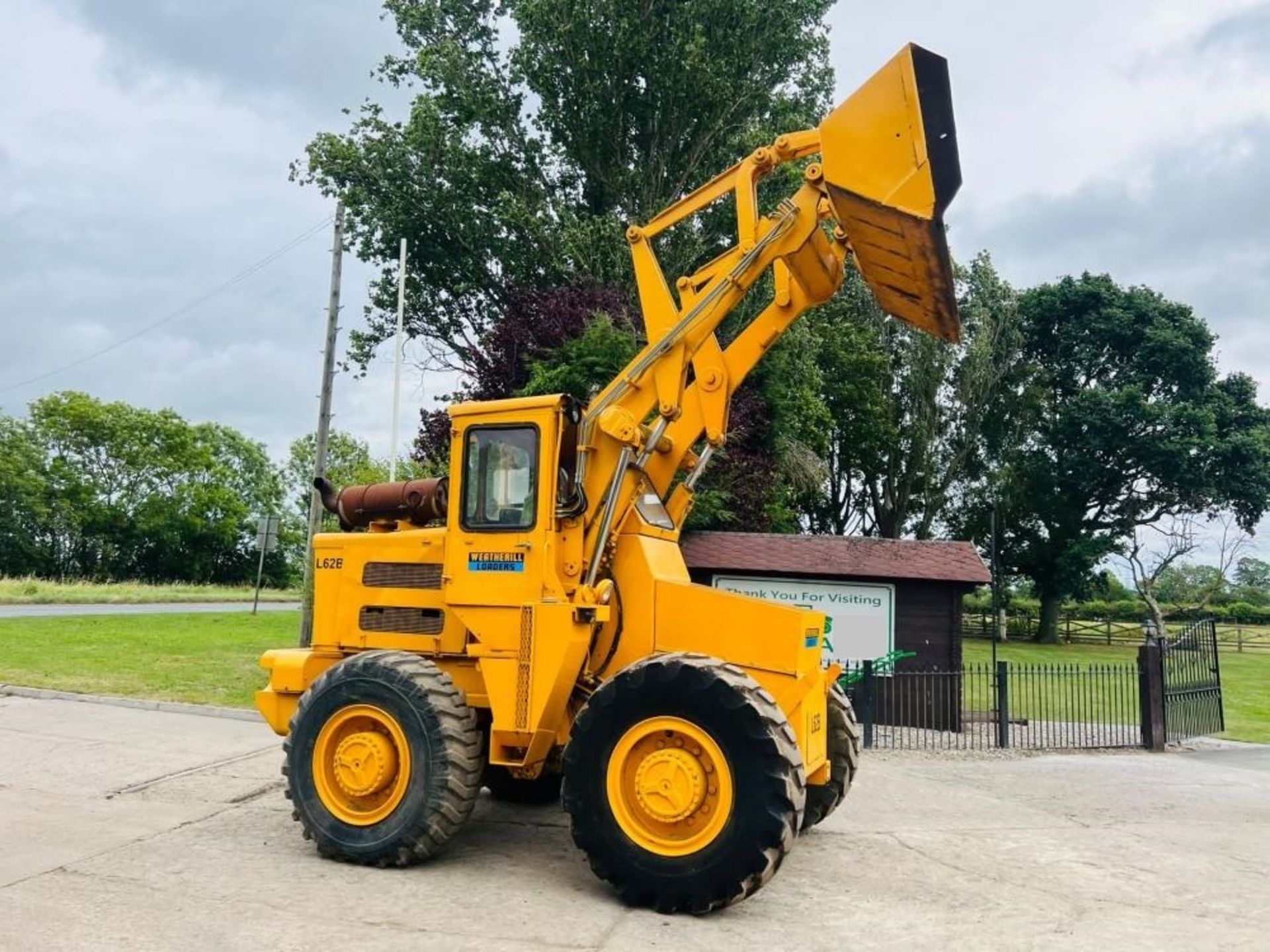 WEATHERILL L62B-11-690 4WD LOADING SHOVEL C/W BUCKET *CHOICE OF TWO* - Image 9 of 13