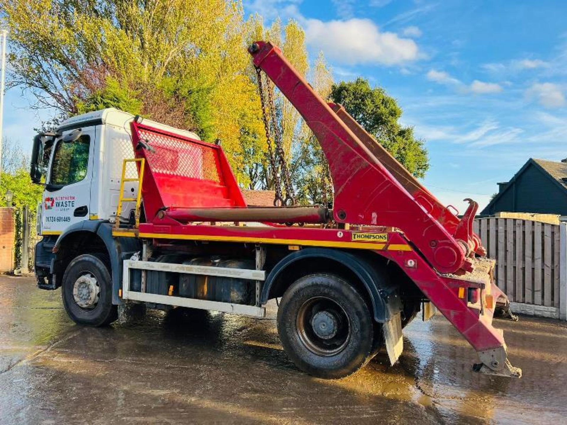 MERCEDES AROCS 4X2 SKIP LORRY * YEAR 2016 * C/W HYVA LIFT & SUPPORT LEGS - Image 18 of 18