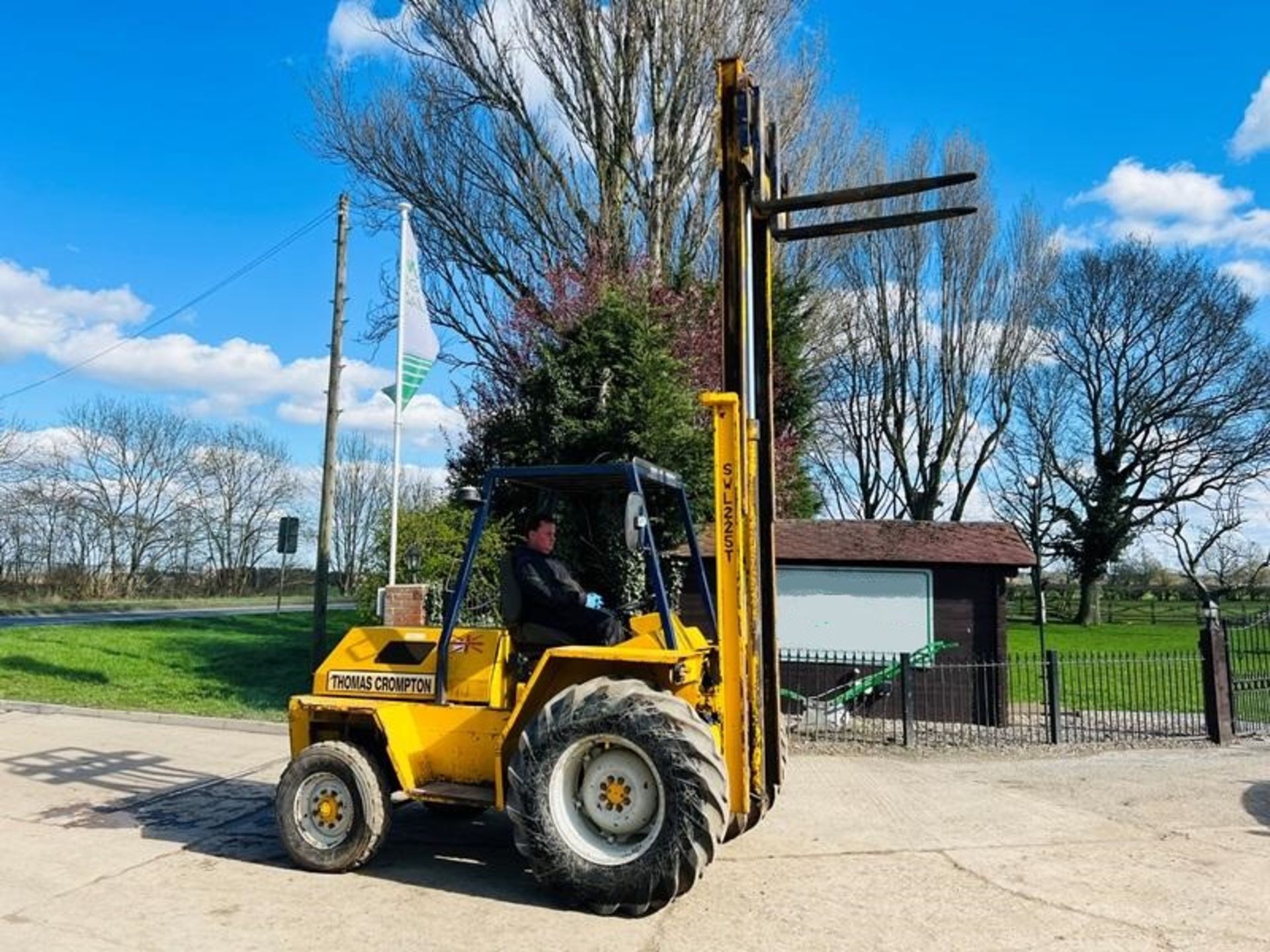 SANDERSON SB45 ROUGH TERRIAN FORKLIFT C/W PALLET TINES - Image 10 of 12
