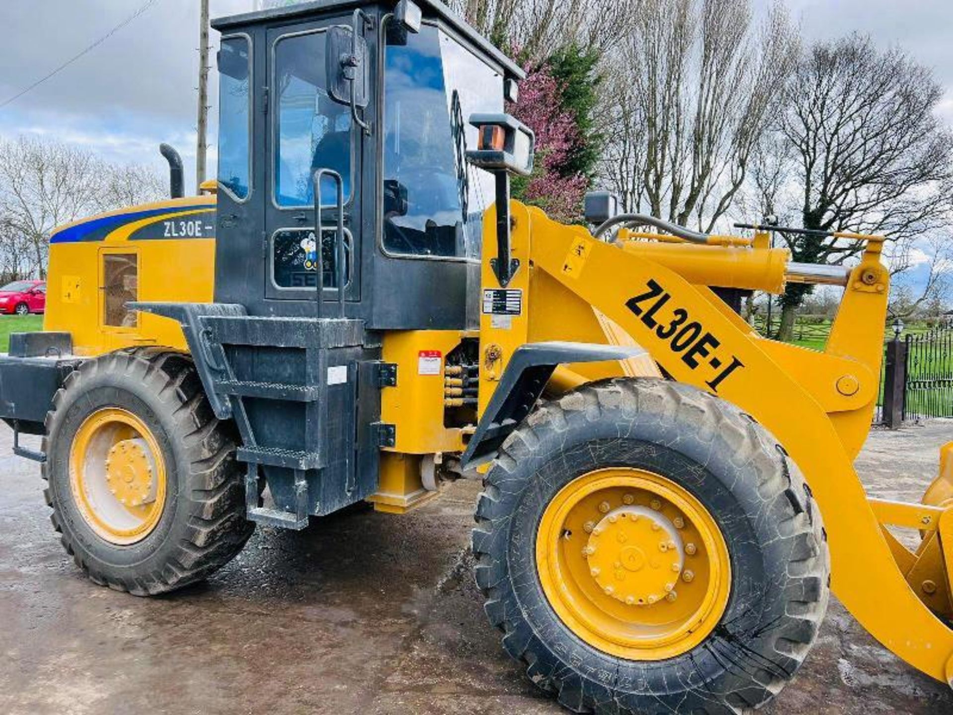 SEM ZL30E-1 4WD LOADING SHOVEL C/W BUCKET - Image 16 of 19