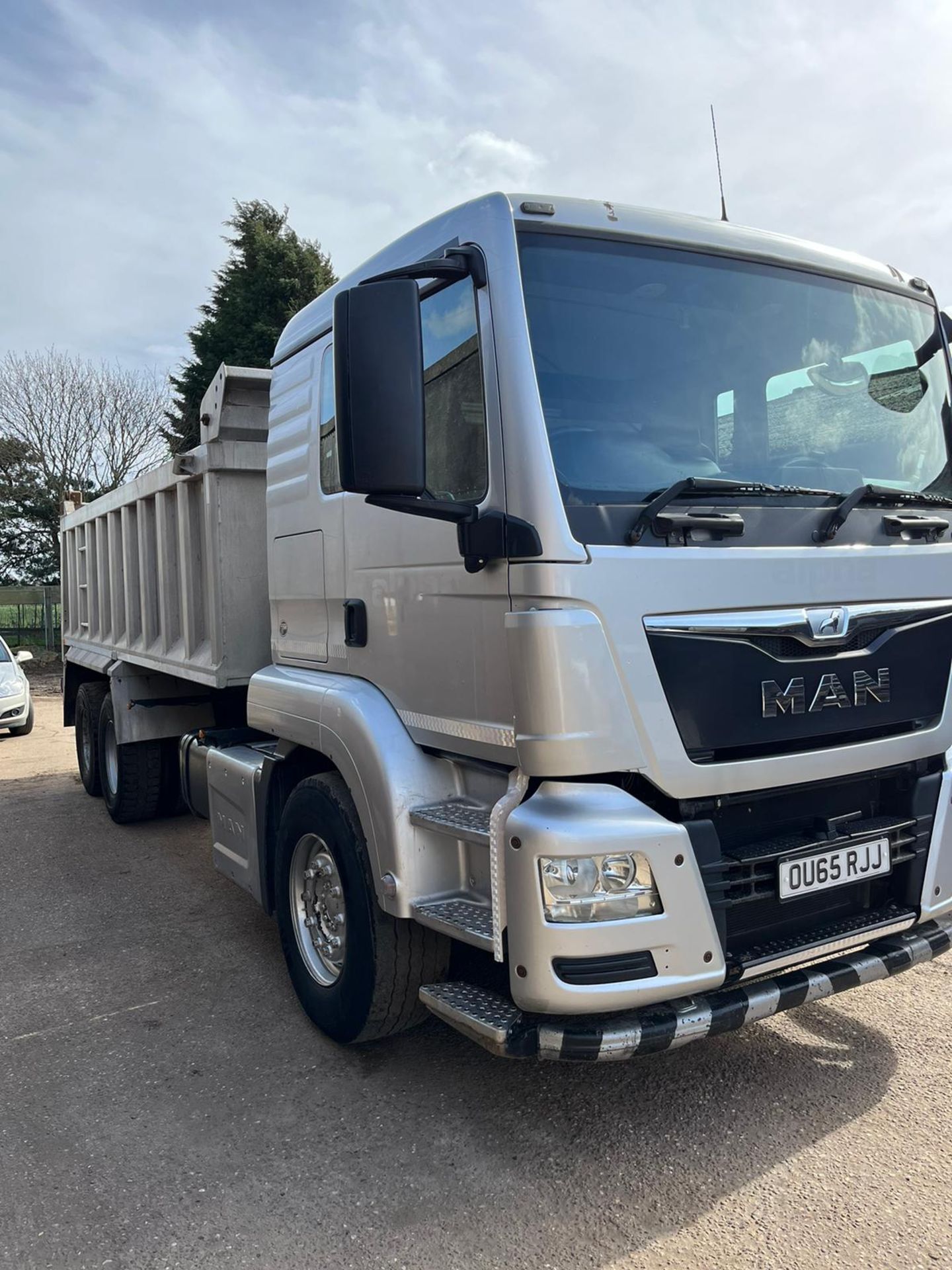 MAN TGS 6X4 - Image 2 of 15