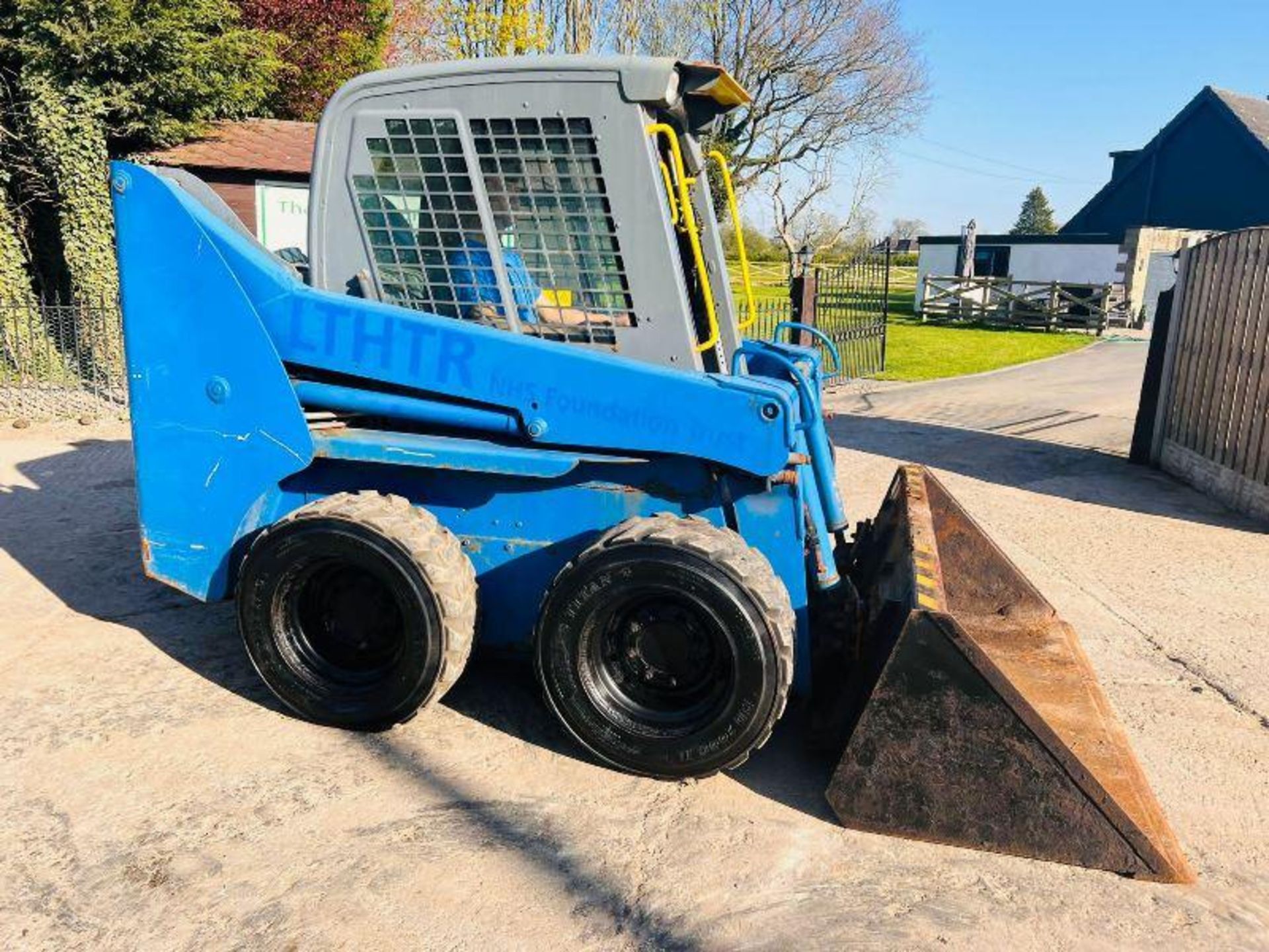 GEHL 4640 4WD SKIDSTEER *YEAR 2010 , EX NHS , ONLY 2838 HOURS* C/W BUCKET - Image 7 of 18