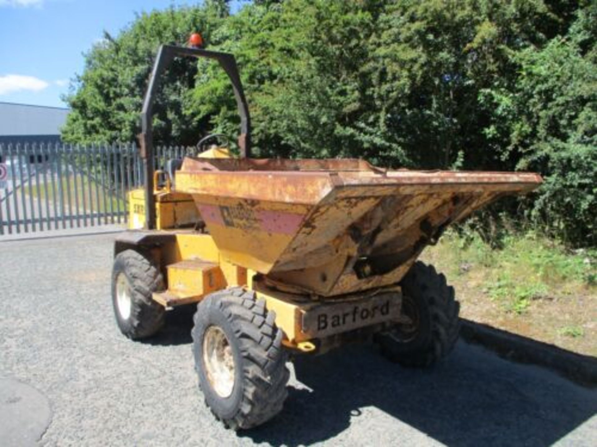 BARFORD SXR3000 3 TON SWIVEL SKIP DUMPER TEREX BENFORD DELIVERY THWAITES - Image 6 of 10