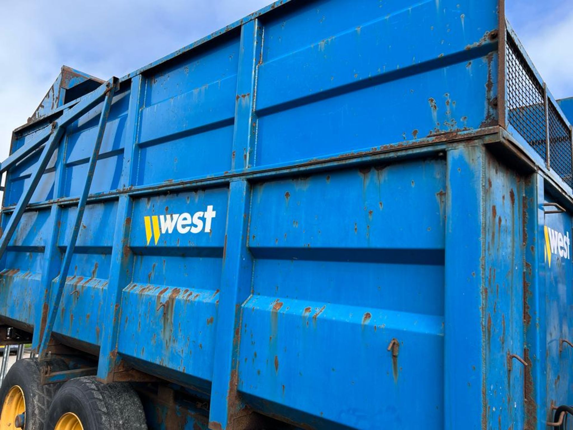 10TON WEST SILAGE TRAILER - Image 3 of 9