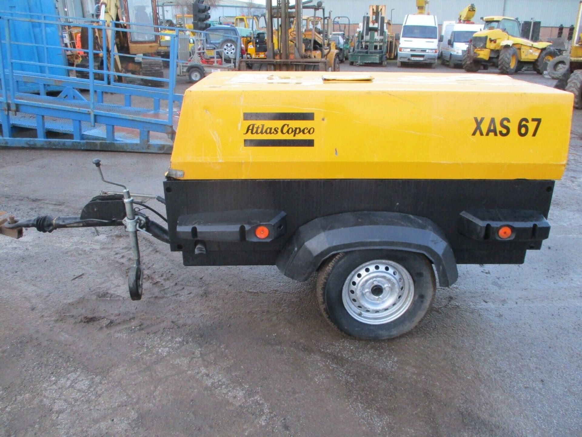 ATLAS COPCO XAS 67 130 CFM COMPRESSOR 2 TOOL TOWABLE ROAD TOW DELIVERY ARRANGED