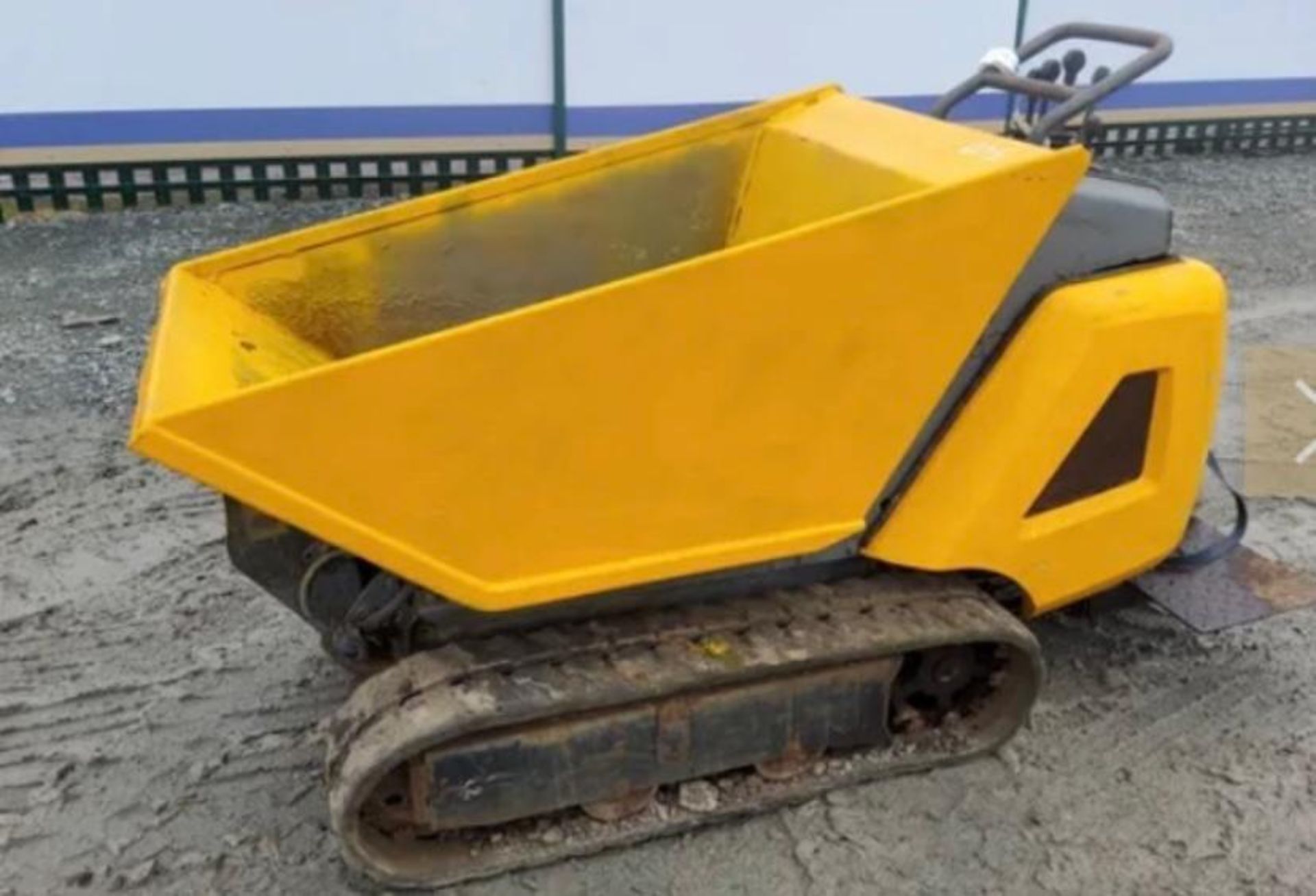 JCB TRACKED DIESEL DUMPER HI TIP