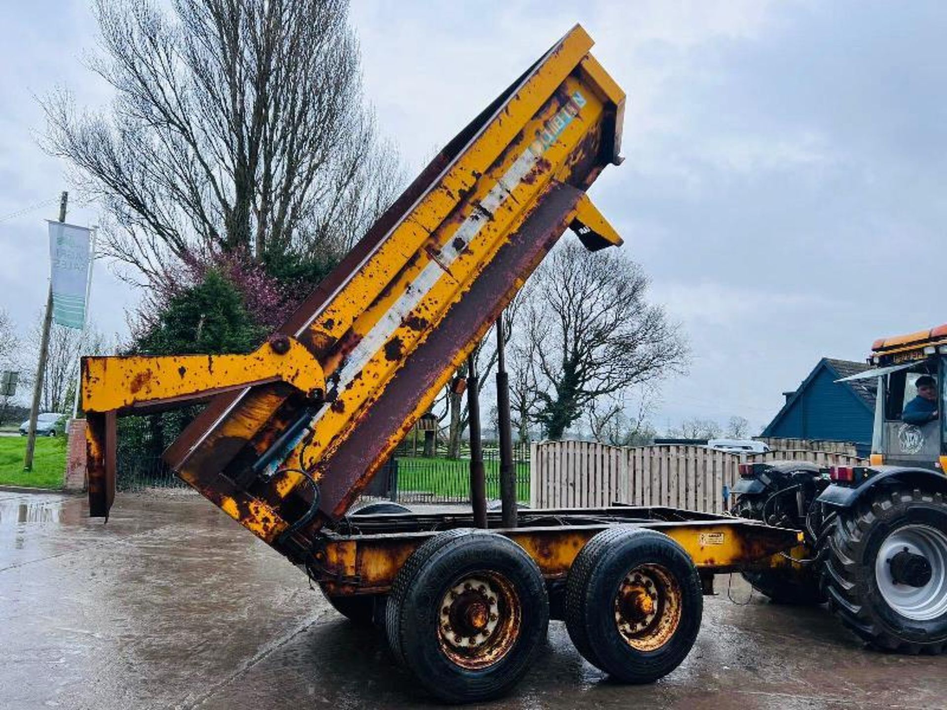 CHIEFTAIN 10 TON DUMPER TRAILER *YEAR 2005* C/W HYDRAULIC BACK DOOR - Image 14 of 15