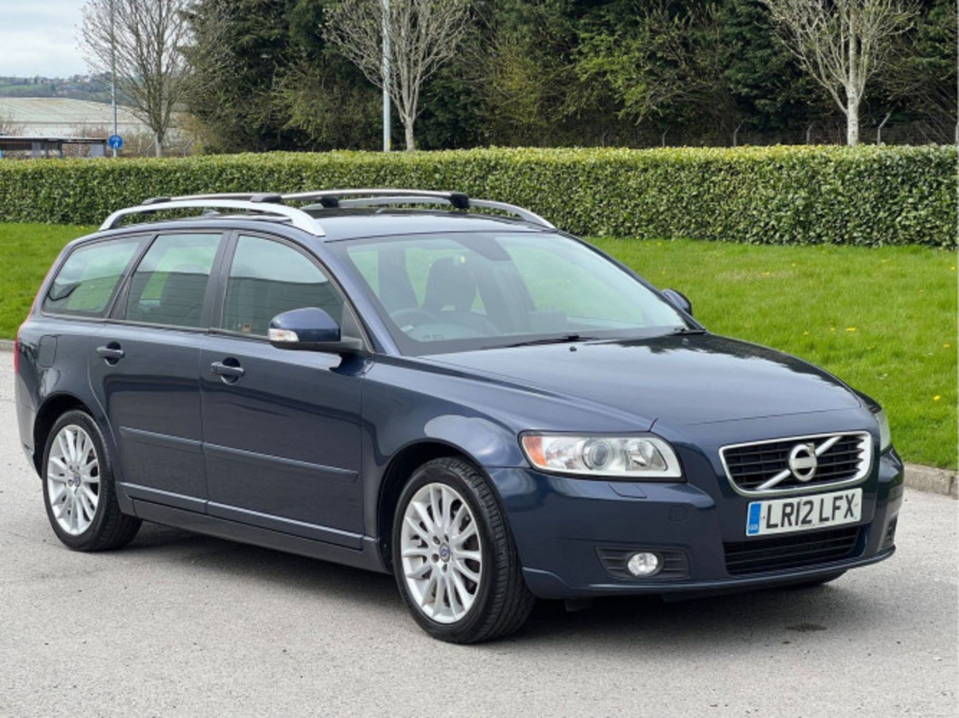 VOLVO V50 1.6D DRIVE SE LUX EDITION EURO 5 (S/S) 5DR (2012) - Image 5 of 88