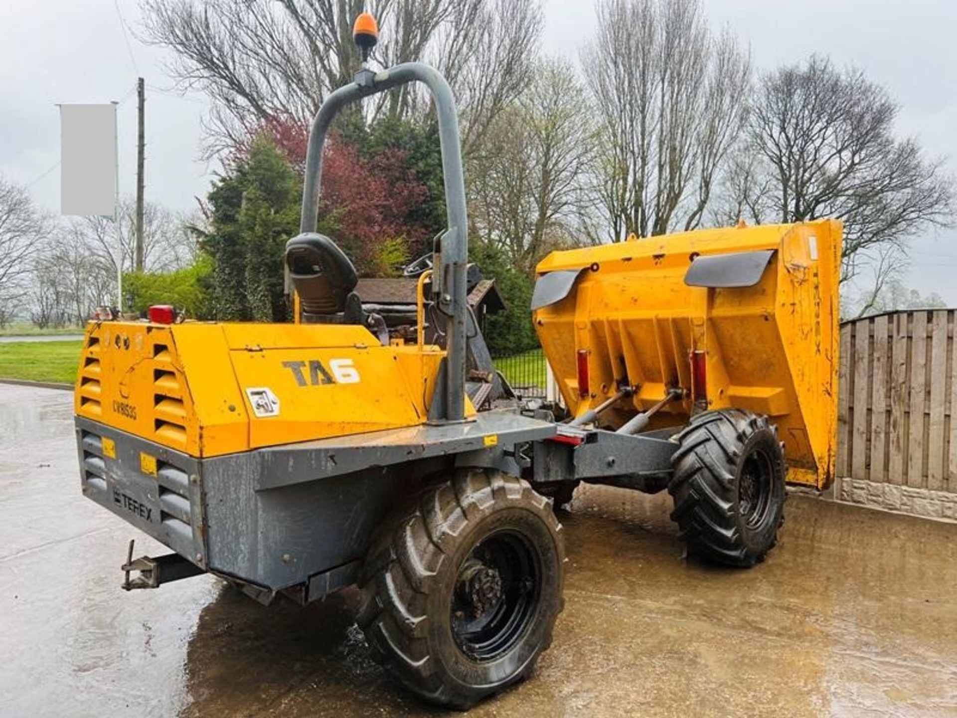 TEREX TA6 4WD DUMPER * YEAR 2011 , 2459 HOURS * C/W ROLE BAR - Image 4 of 15