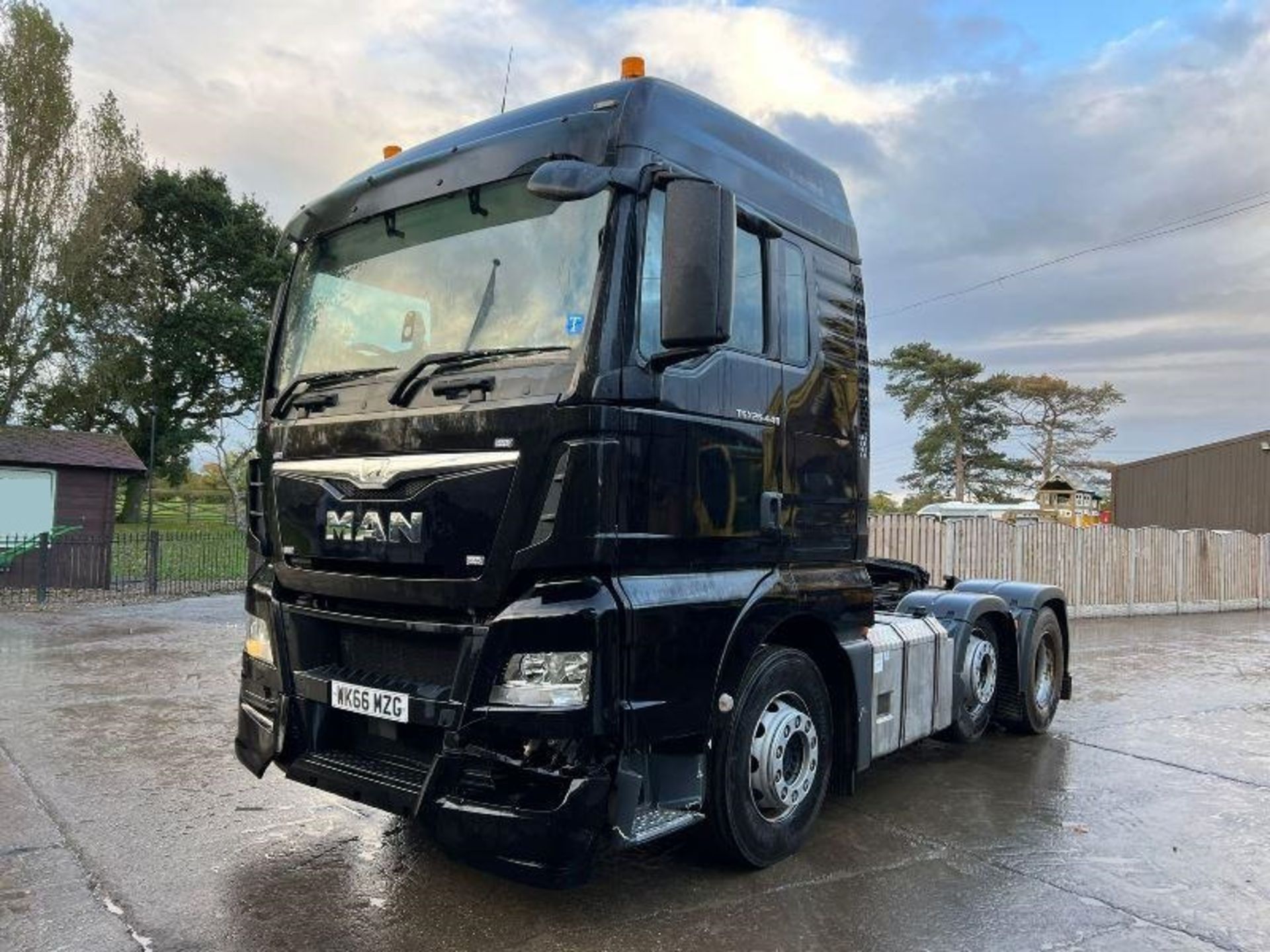 MAN TGX26.440 6X2 TRACTOR UNIT * YEAR 2016 * C/W MID LIFT