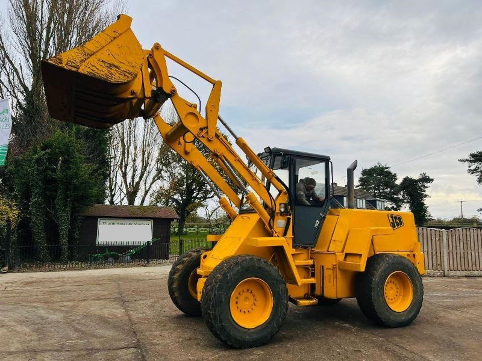 JCB 425 4WD LOADING SHOVEL C/W BUCKET - Image 6 of 9