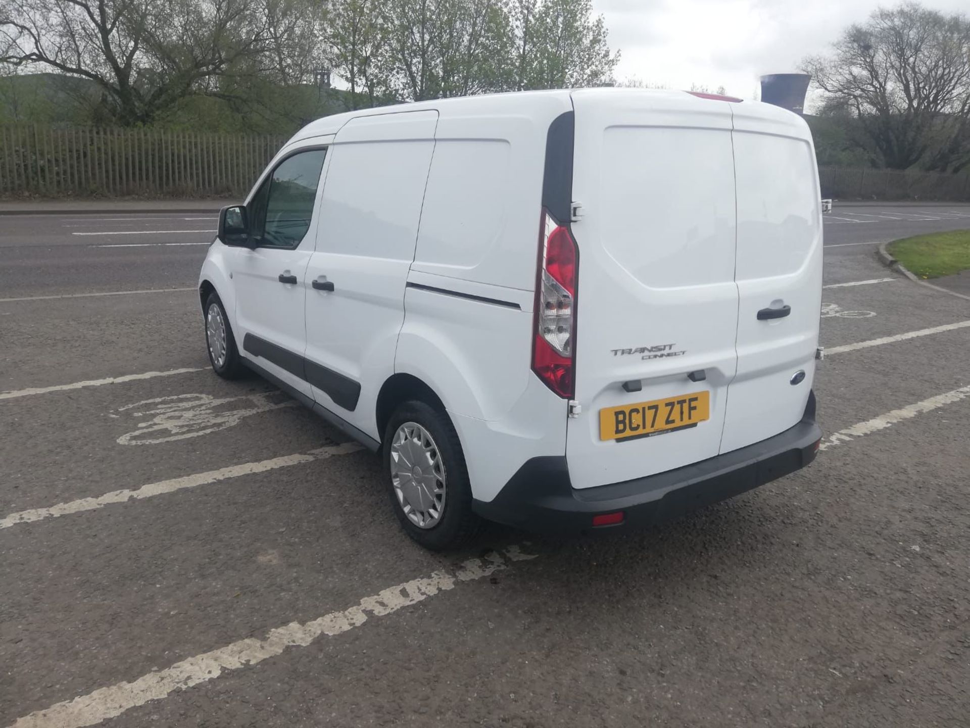 2017 17 FORD TRANSIT CONNECT PANEL VAN - EURO 6 - 145K MILES - PLY LINED. - Image 5 of 10