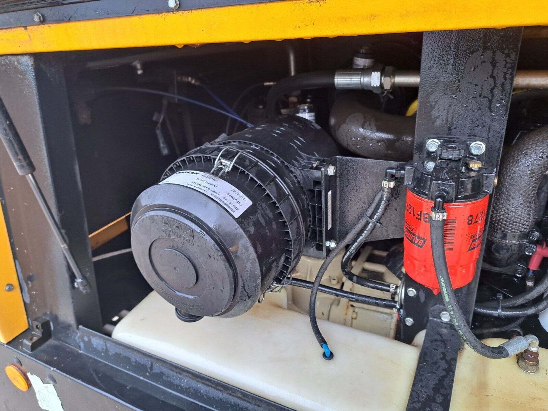 DOOSAN COMPRESSOR 7/72 PORTABLE COMPRESSOR 260CFM - Image 7 of 8