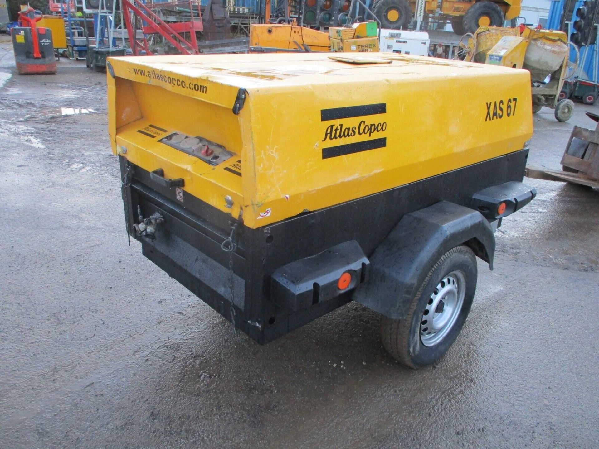 ATLAS COPCO XAS 67 130 CFM COMPRESSOR 2 TOOL TOWABLE ROAD TOW DELIVERY ARRANGED - Image 7 of 10