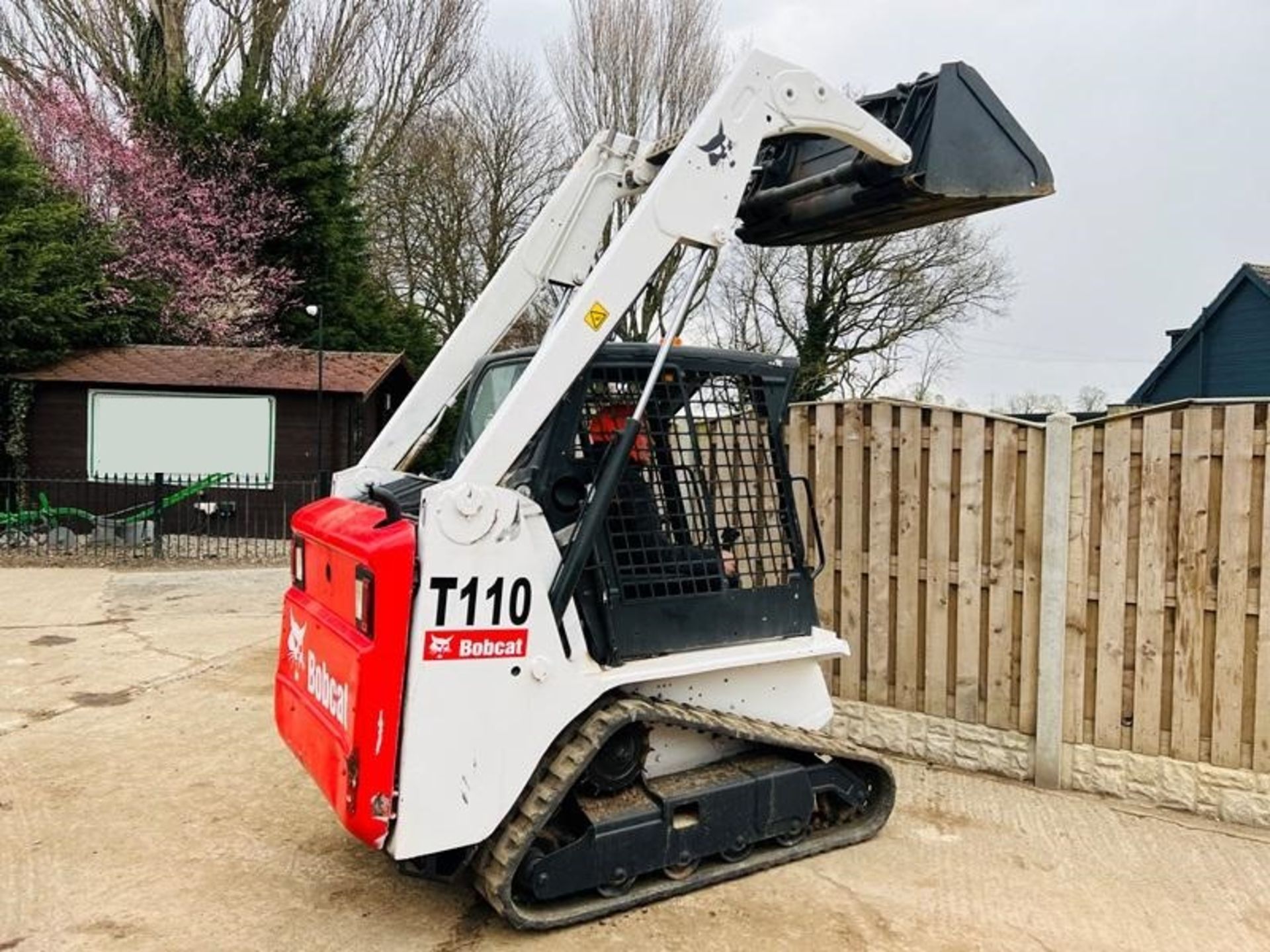 BOBCAT T110 TRACKED SKIDSTEER * YEAR 2018 * C/W BUCKET - Image 11 of 11