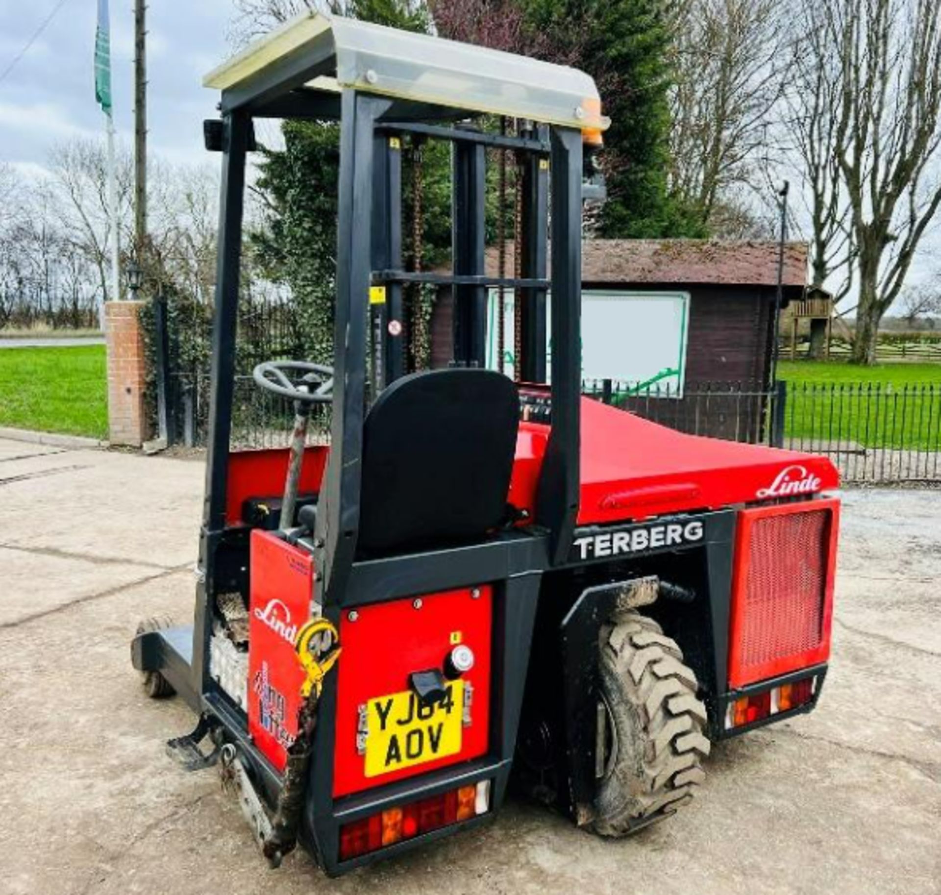 TERBERG DGR-25 KINGLIFTER FORK TRUCK * YEAR 2014 * C/W 2 STAGE MASK - Image 7 of 15