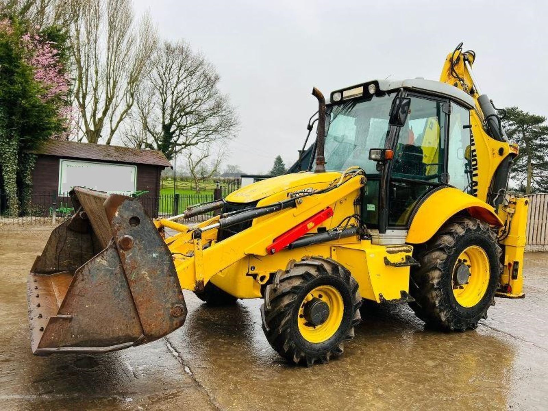 NEW HOLAND B100C 4WD BACKHOE DIGGER *YEAR 2012* C/W EXTENDING DIG - Image 11 of 17