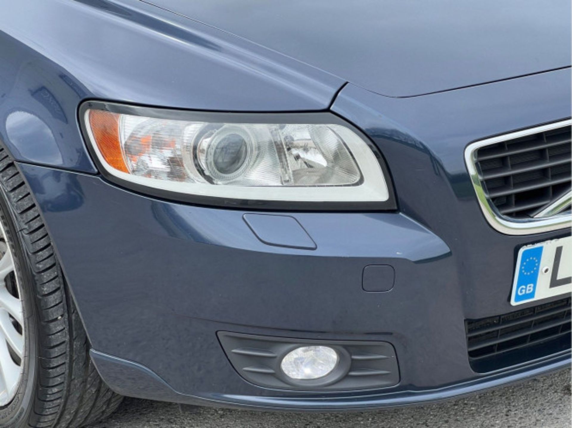 VOLVO V50 1.6D DRIVE SE LUX EDITION EURO 5 (S/S) 5DR (2012) - Image 11 of 88