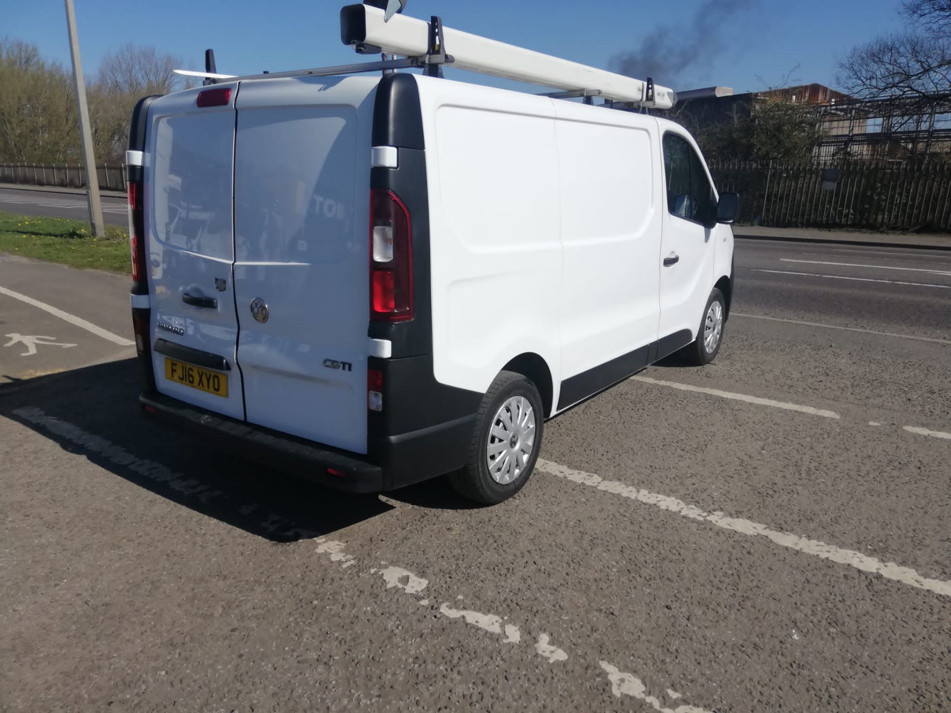 2016 16 VAUXHALL VIVARO PANEL VAN - 109K MILES - PLY LINED - ROOF RACK. - Image 7 of 10