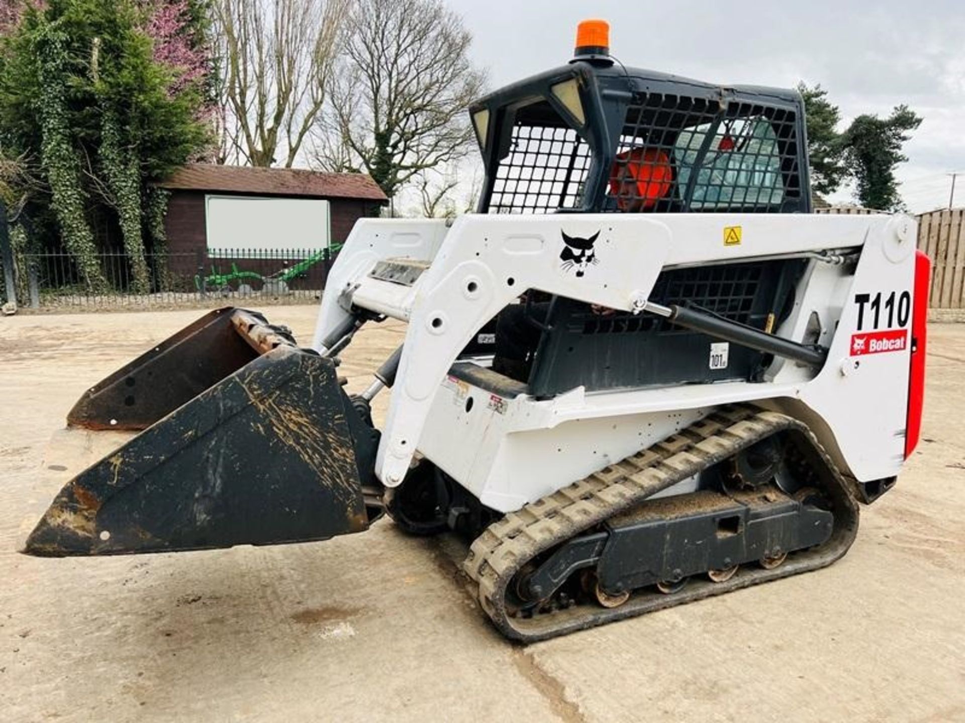 BOBCAT T110 TRACKED SKIDSTEER * YEAR 2018 * C/W BUCKET - Bild 3 aus 11