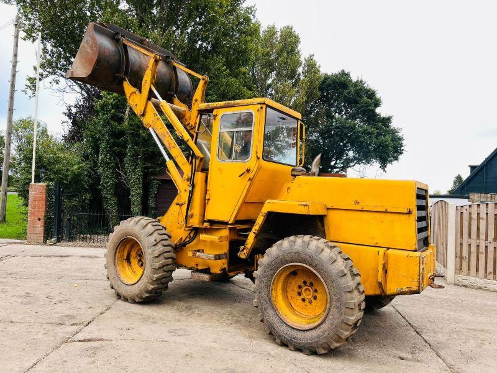 JCB 4WD LOADING SHOVEL C/W BUCKET - Bild 2 aus 12