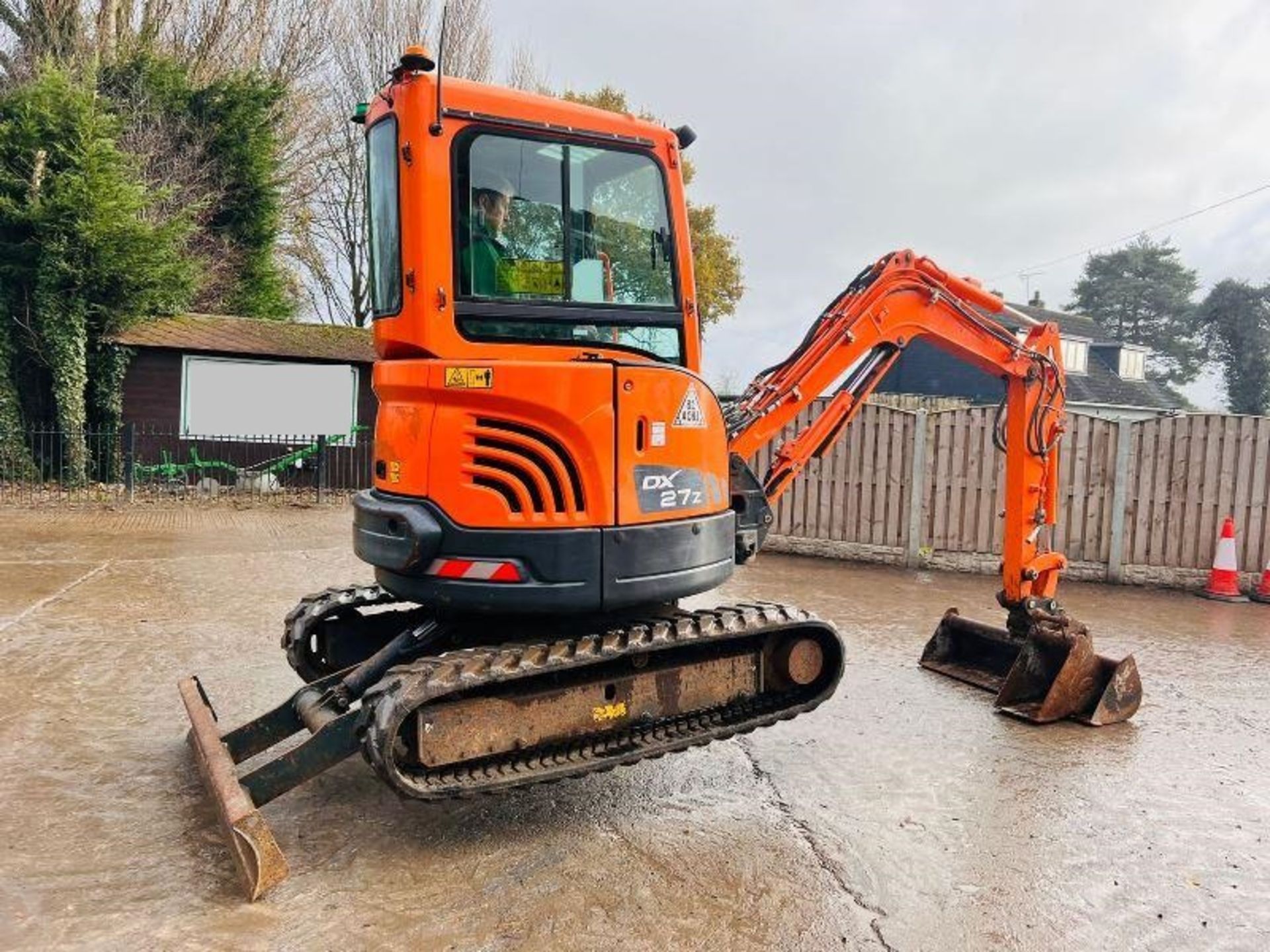 DOOSAN DX27Z TRACKED EXCAVATOR * ZERO SWING , YEAR 2016 * C/W QUICK HITCH - Image 6 of 16